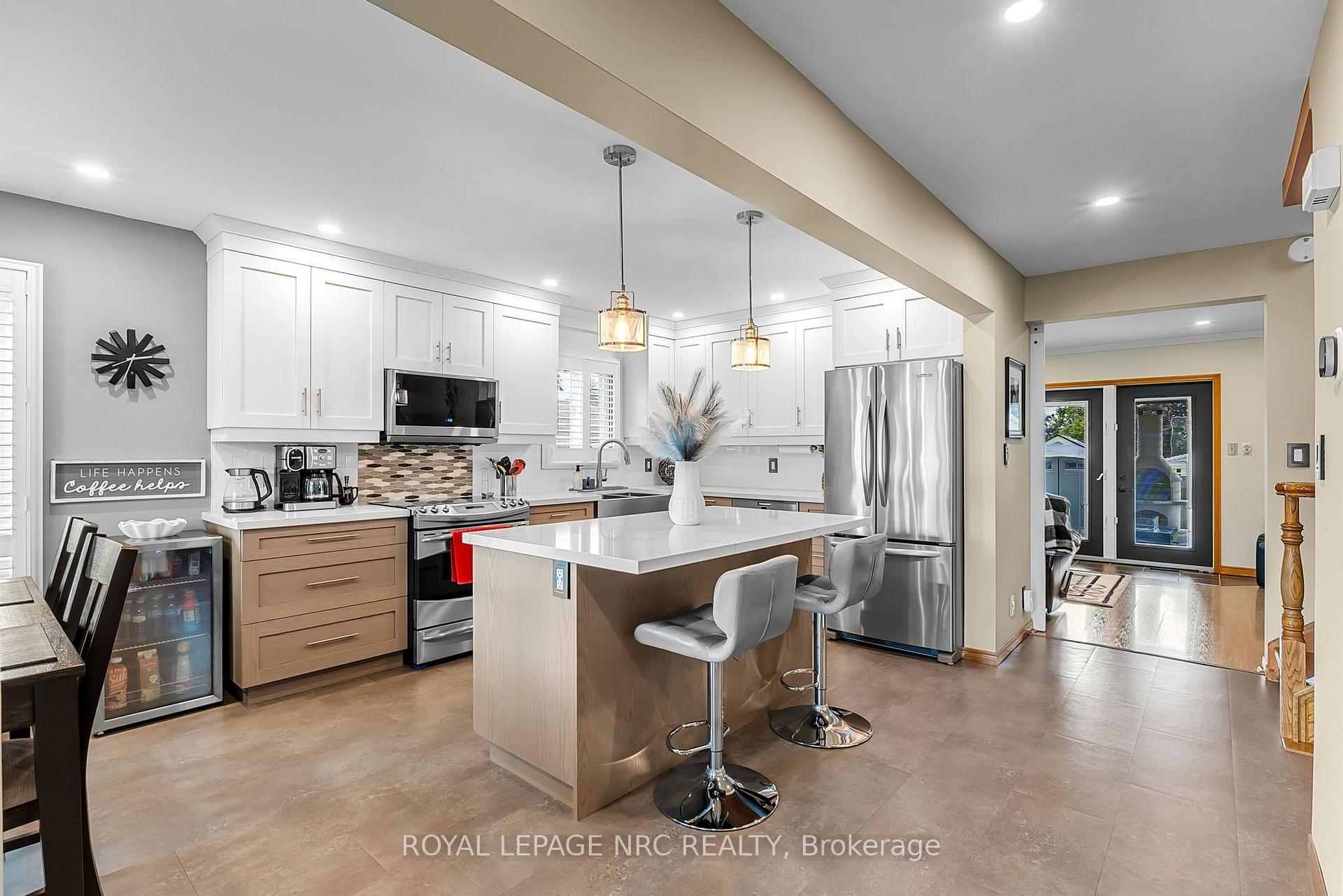 Photo 6 of 77 St. Augustine Drive, St. Catharines, Secord Woods — HOMEH