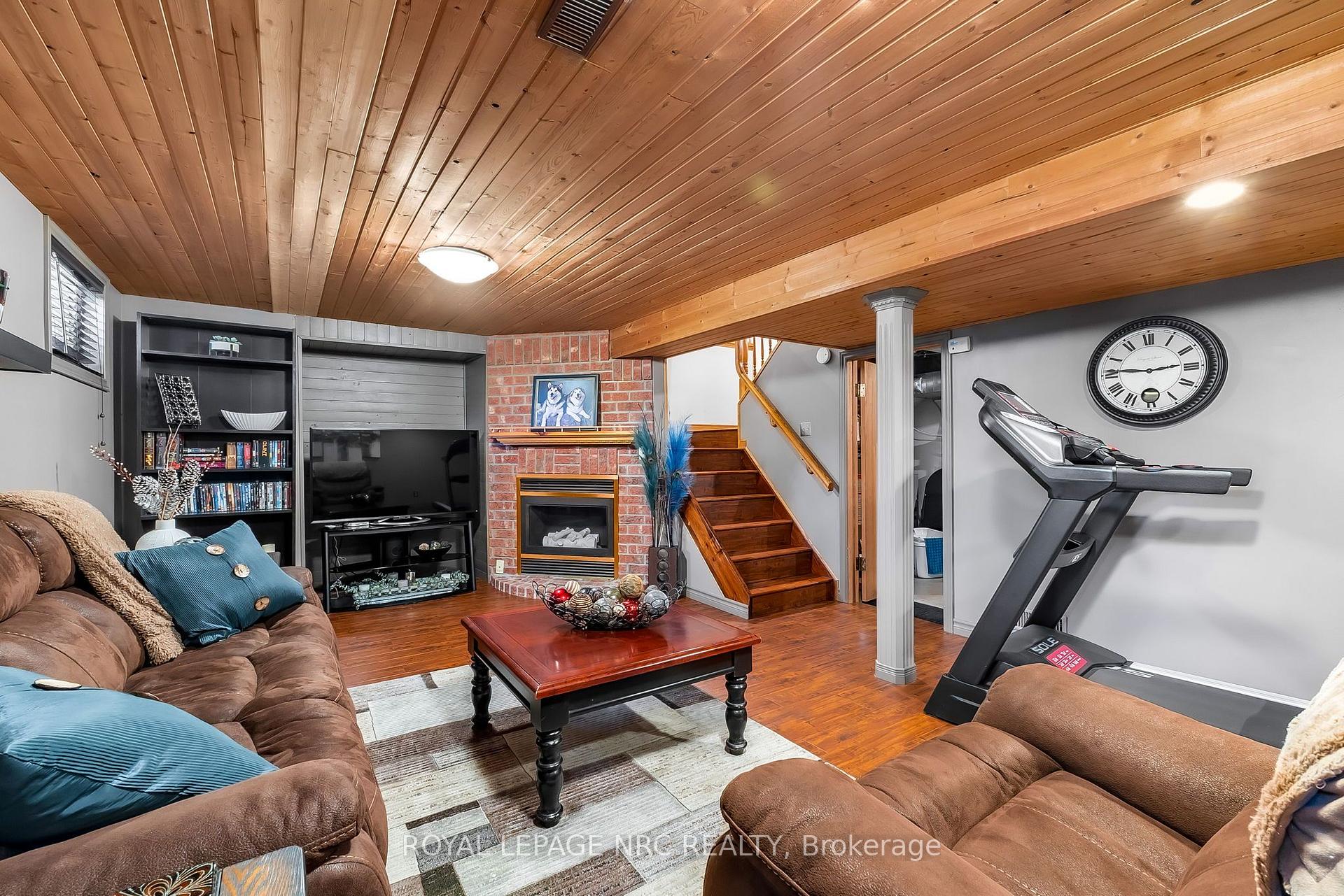 Photo 13 of 77 St. Augustine Drive, St. Catharines, Secord Woods — HOMEH