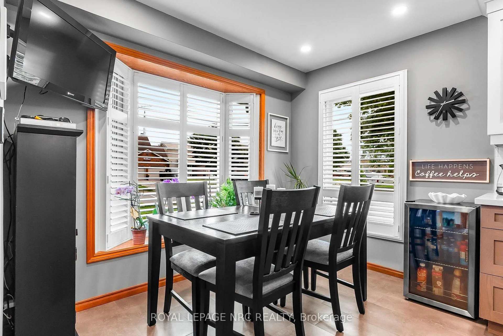 Photo 21 of 77 St. Augustine Drive, St. Catharines, Secord Woods — HOMEH