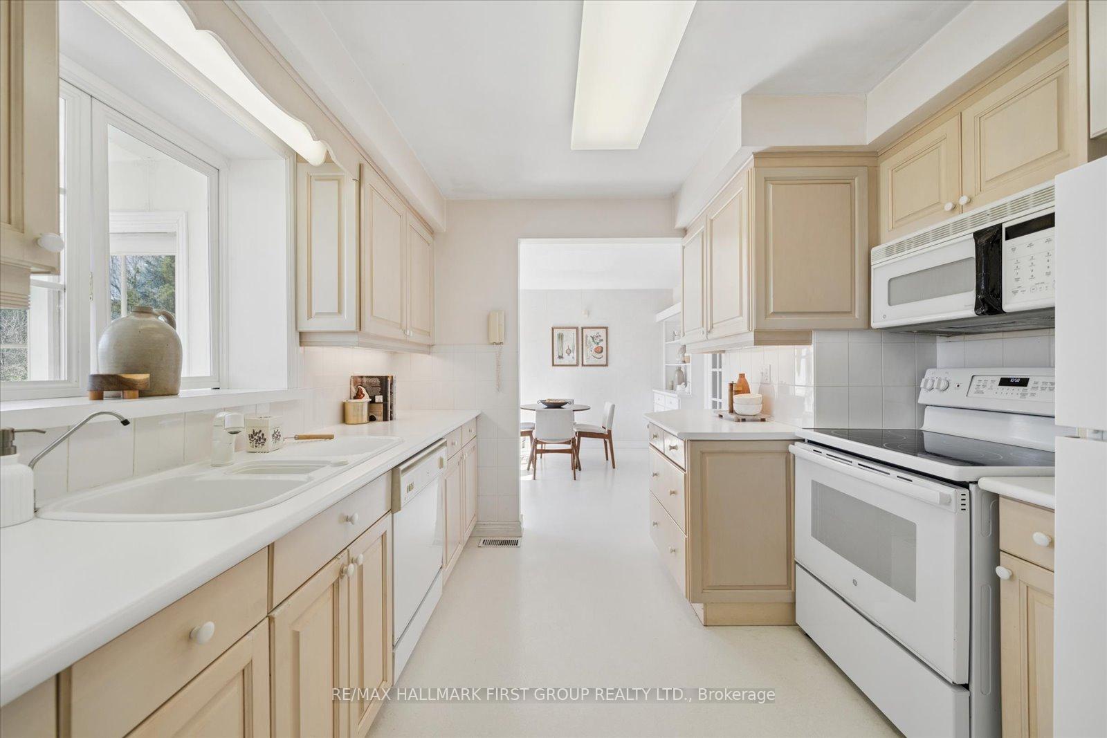 Photo 15 of 525 Myrtle Road W, Whitby, Rural Whitby — HOMEH