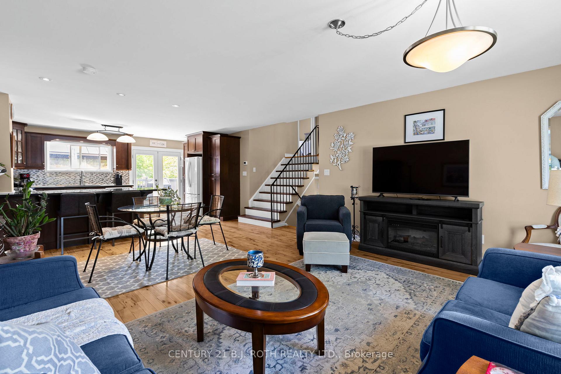 Photo 11 of 10 Andrea Crescent, Orillia — HOMEH