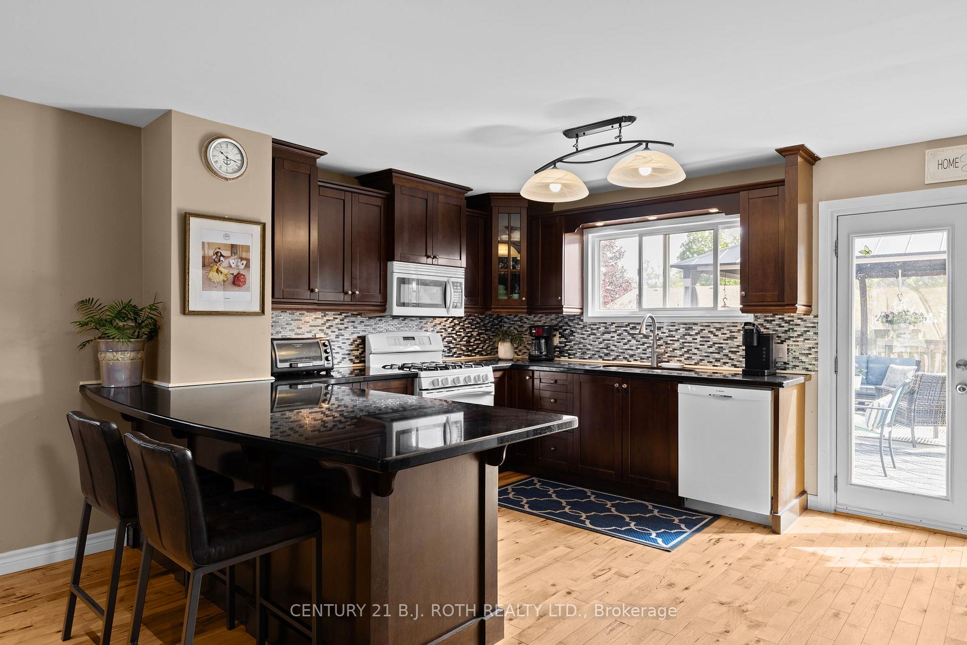 Photo 12 of 10 Andrea Crescent, Orillia — HOMEH