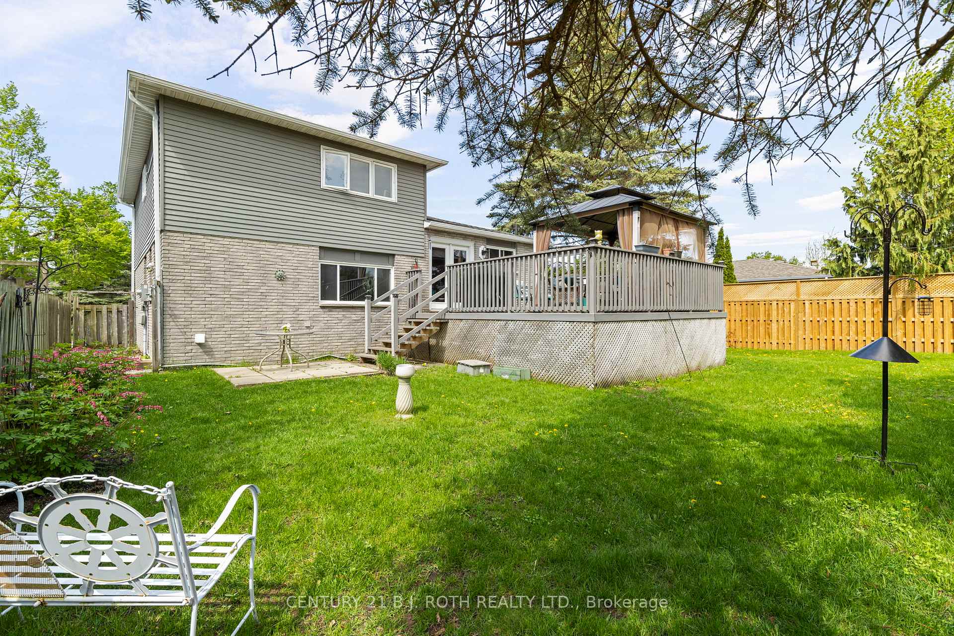 Photo 23 of 10 Andrea Crescent, Orillia — HOMEH