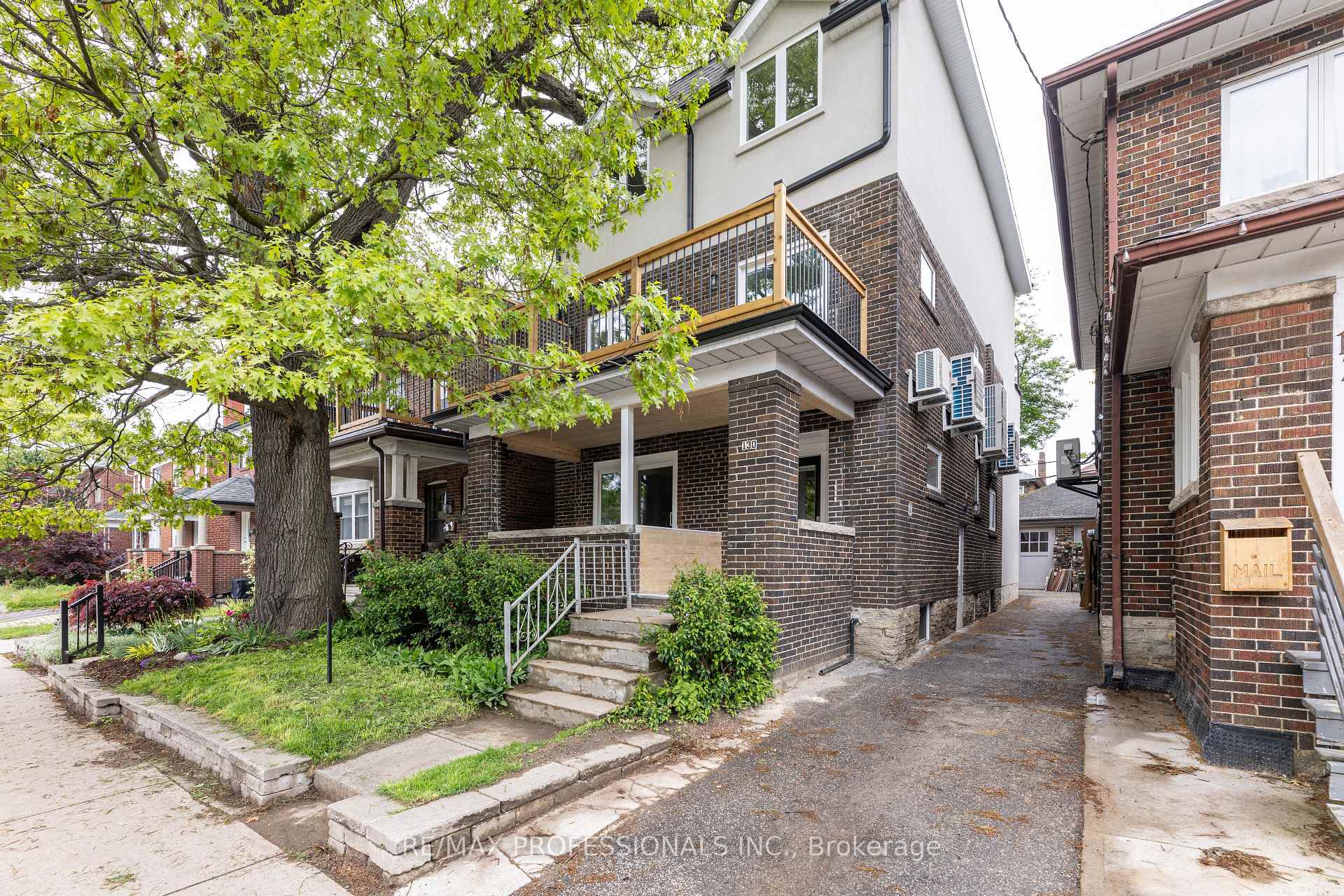 Photo 1 of Unit D, 130 Jane Street, Toronto, Lambton Baby Point — HOMEH
