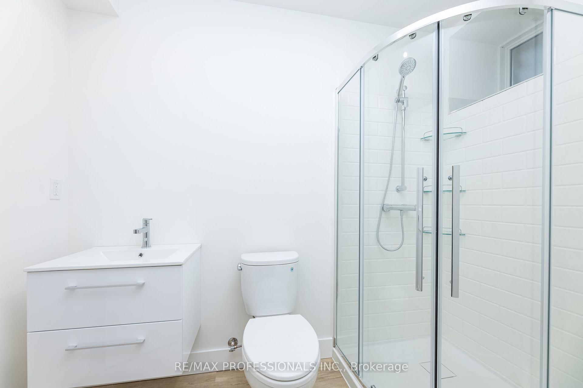 Photo 10 of Unit D, 130 Jane Street, Toronto, Lambton Baby Point — HOMEH