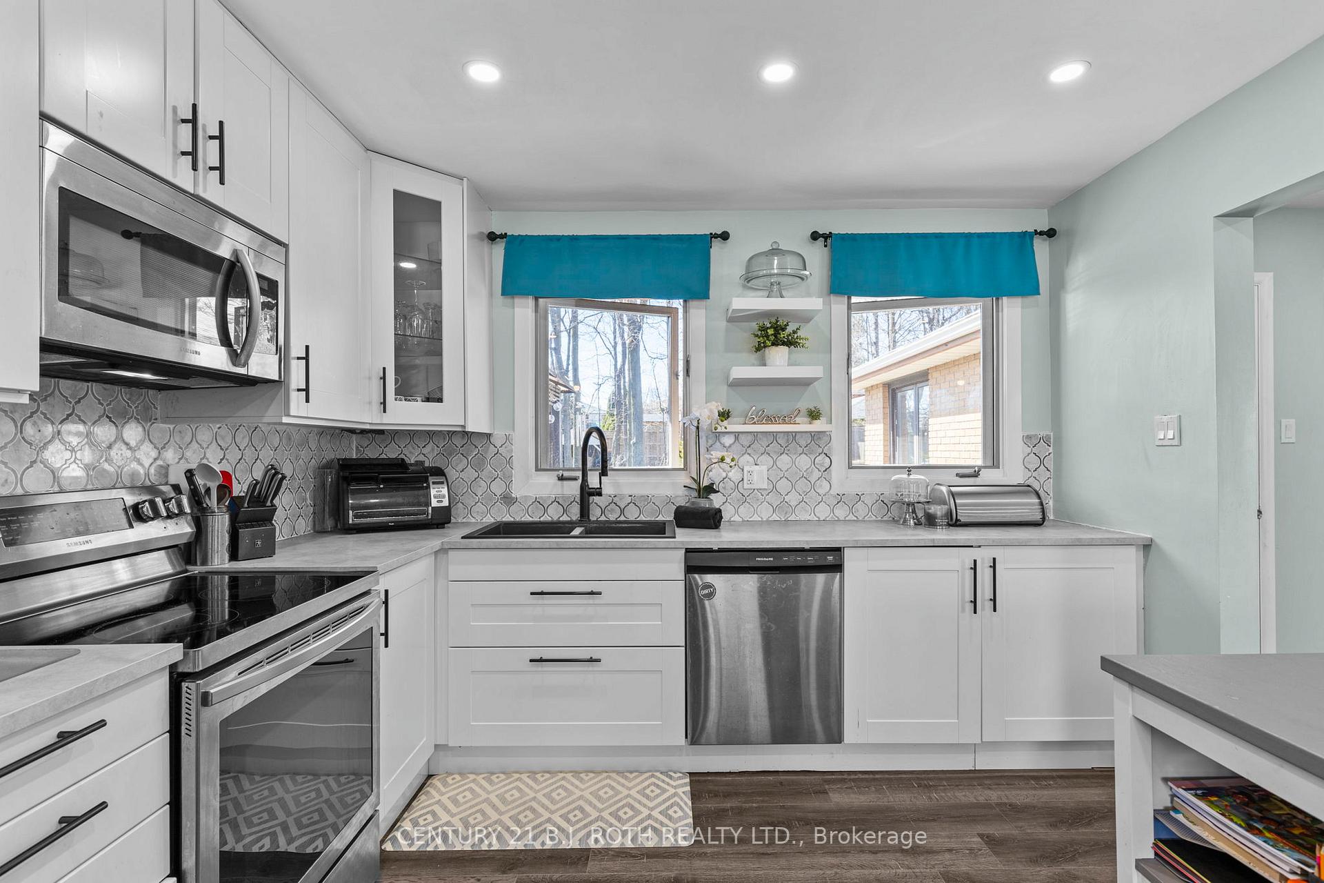 Photo 5 of 823 Essa Road, Barrie, Holly — HOMEH