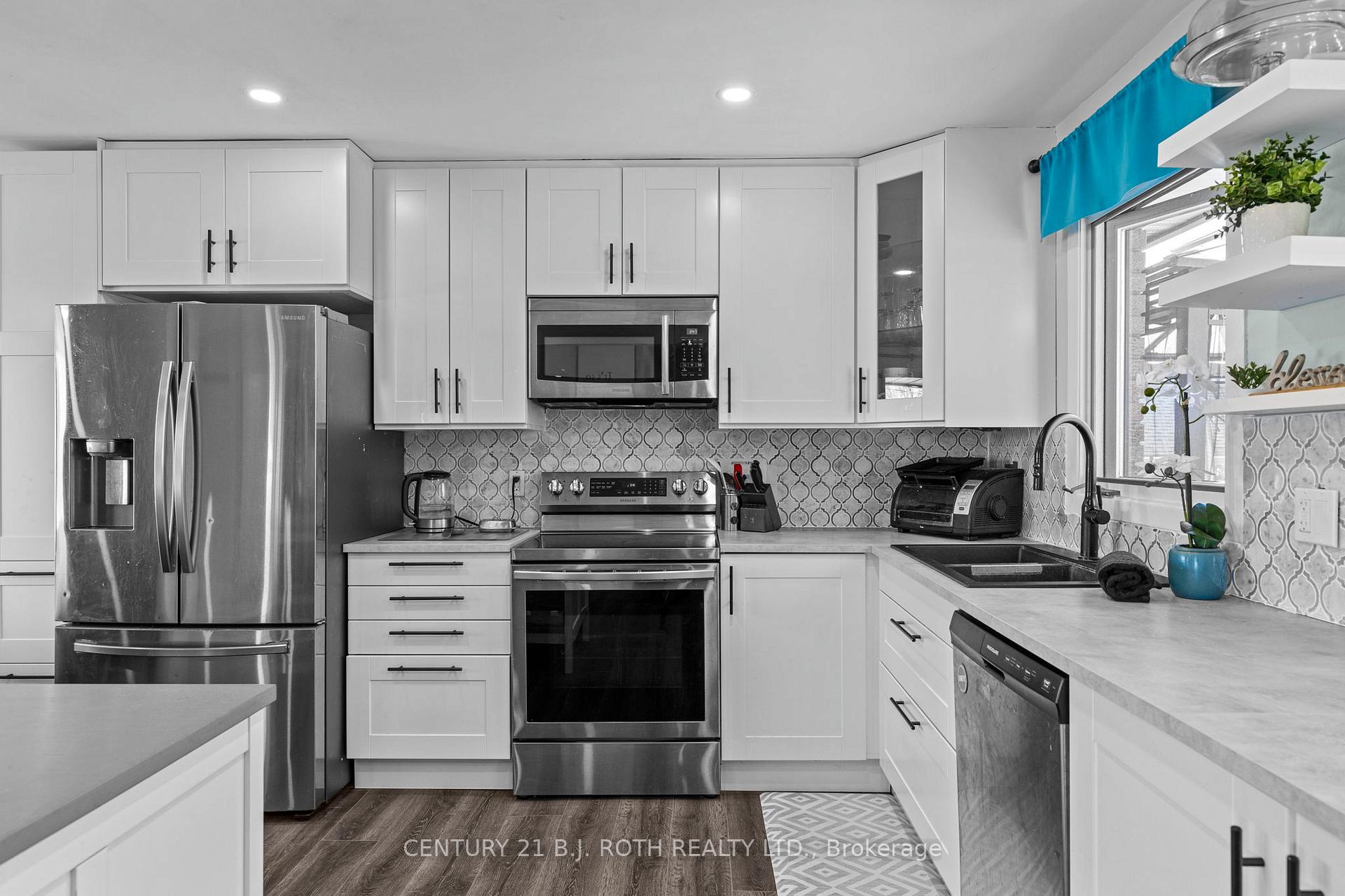Photo 6 of 823 Essa Road, Barrie, Holly — HOMEH
