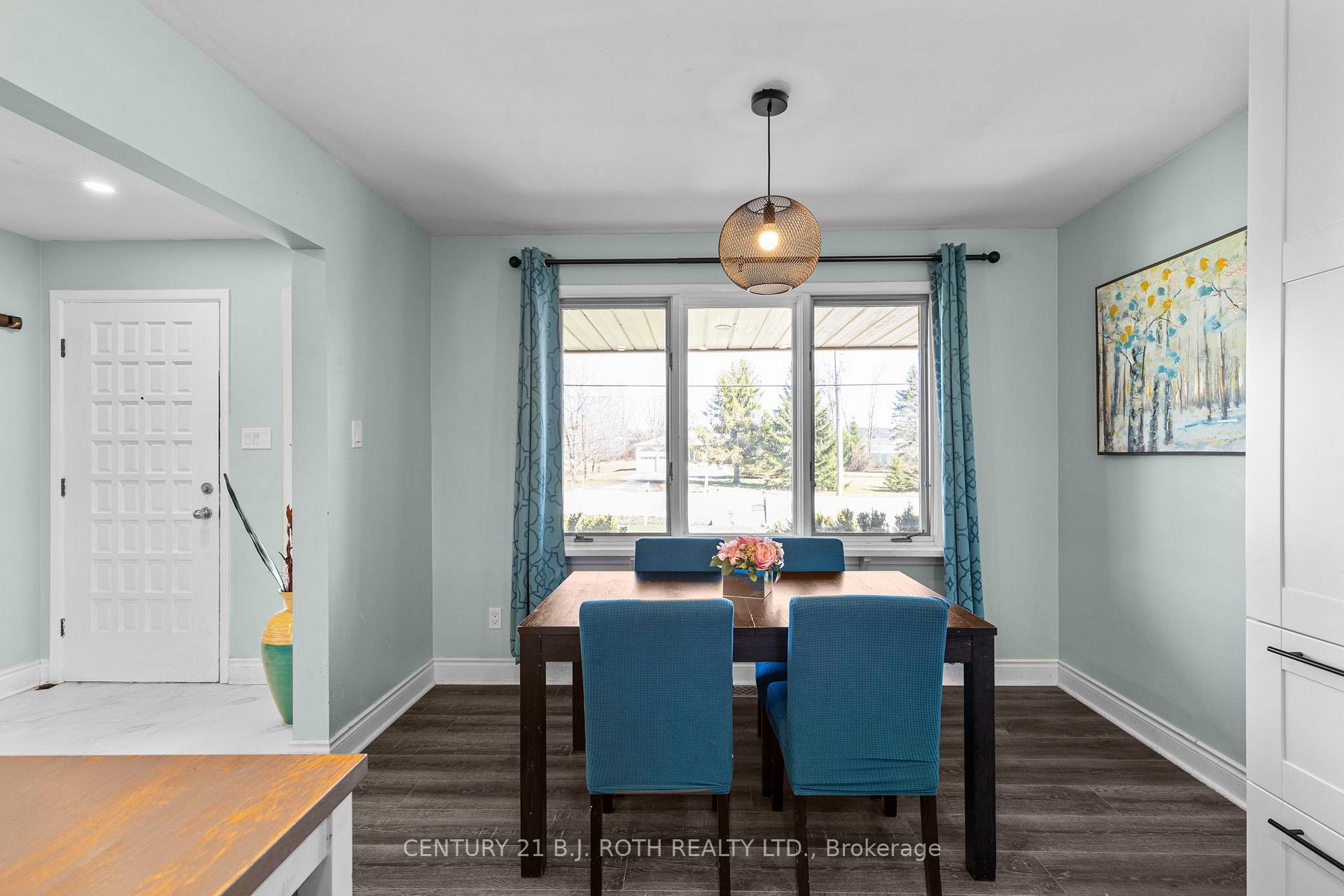 Photo 7 of 823 Essa Road, Barrie, Holly — HOMEH