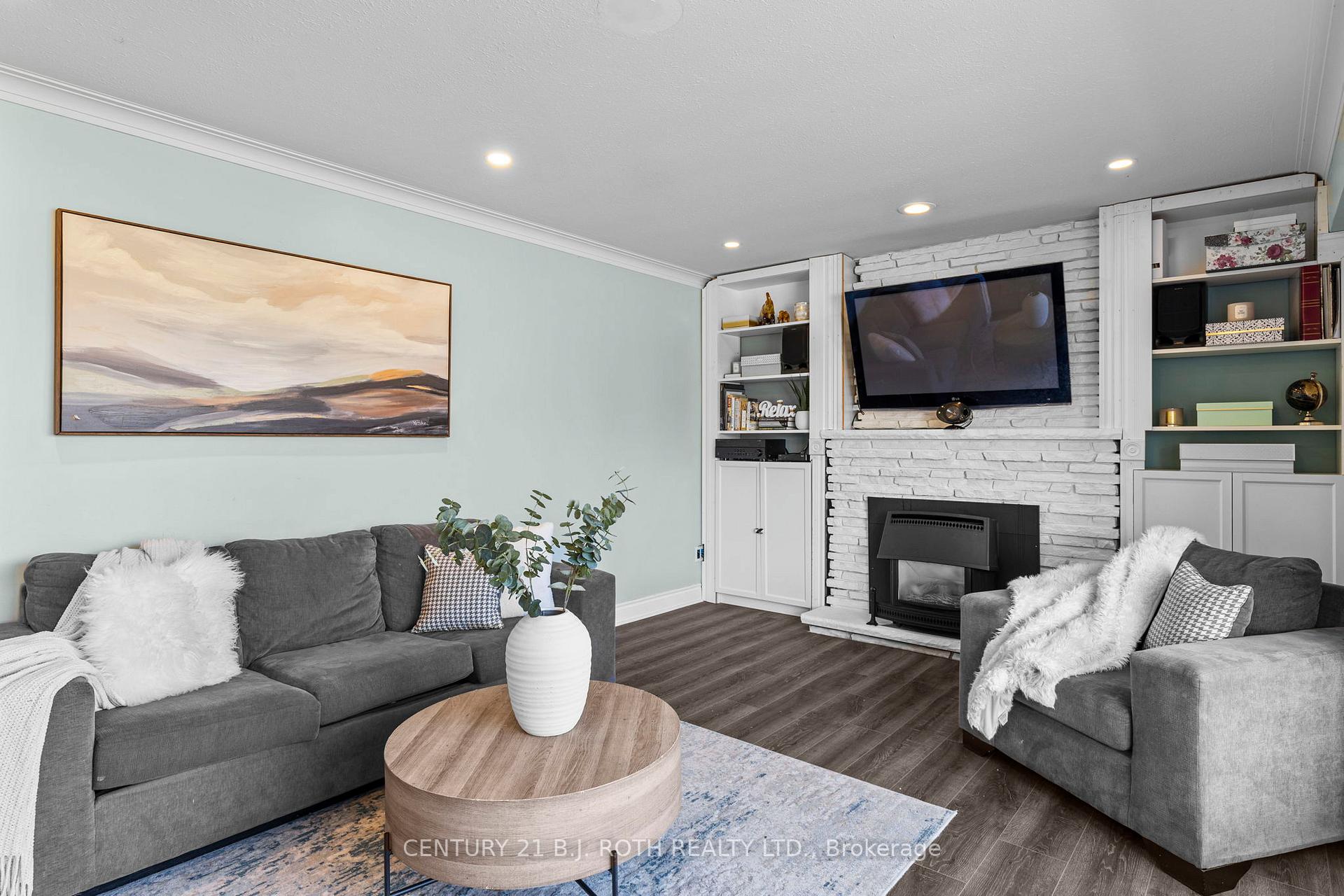Photo 9 of 823 Essa Road, Barrie, Holly — HOMEH