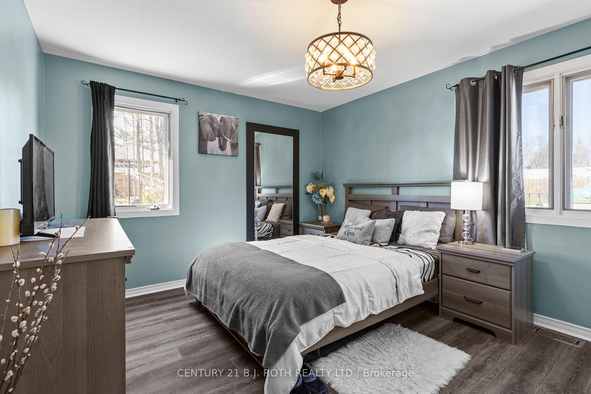 Photo 11 of 823 Essa Road, Barrie, Holly — HOMEH