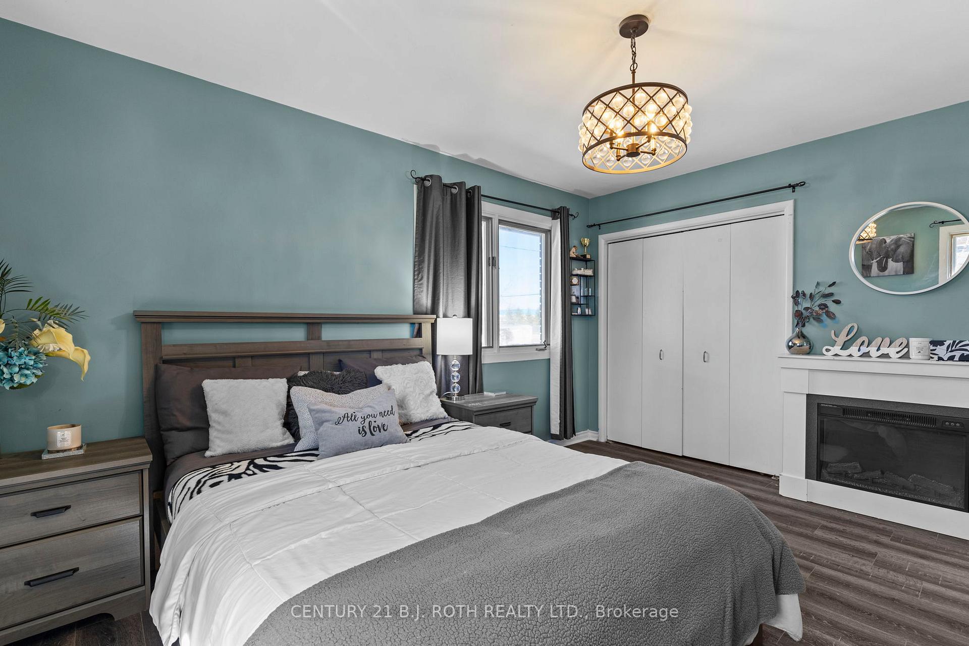 Photo 12 of 823 Essa Road, Barrie, Holly — HOMEH