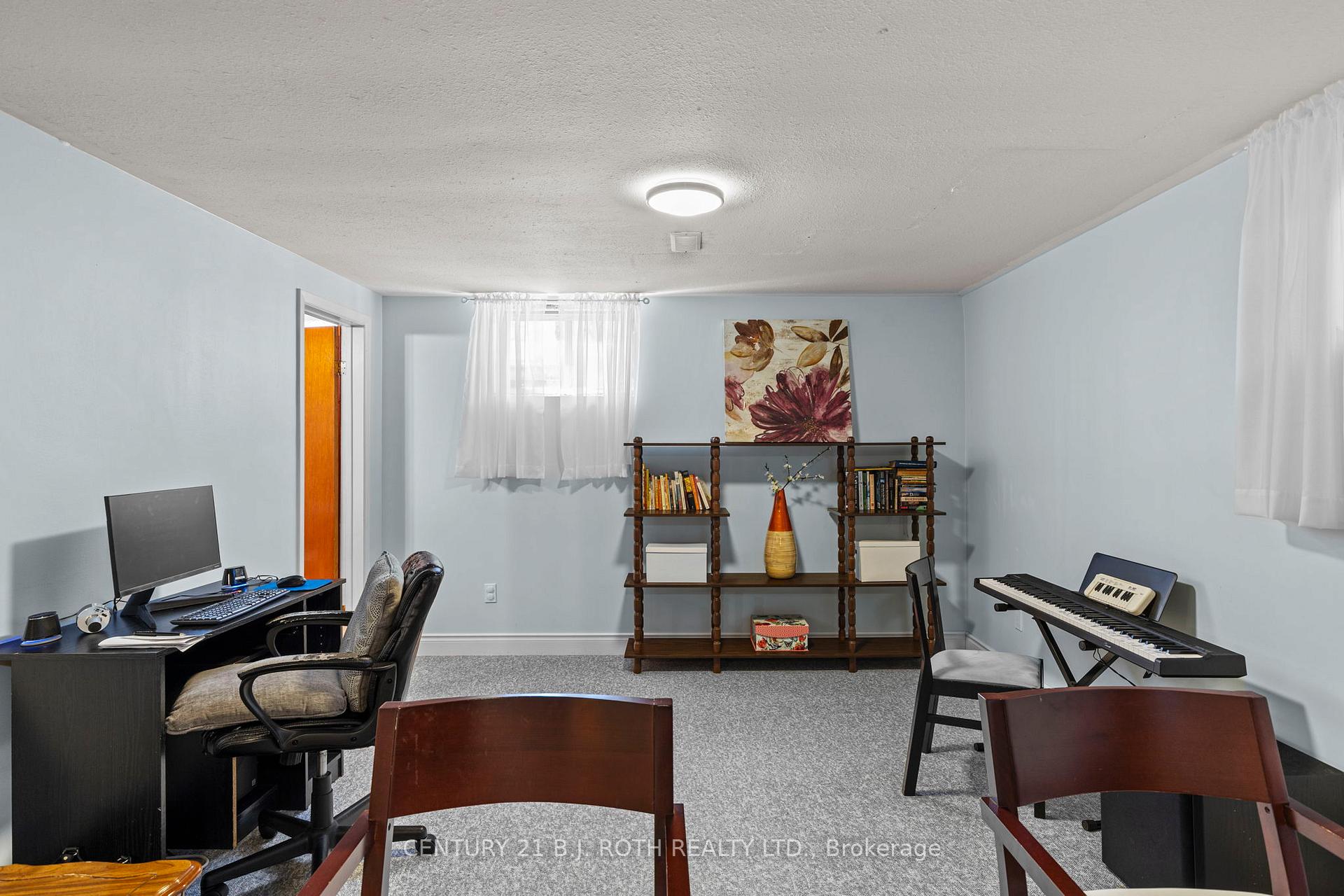 Photo 18 of 823 Essa Road, Barrie, Holly — HOMEH