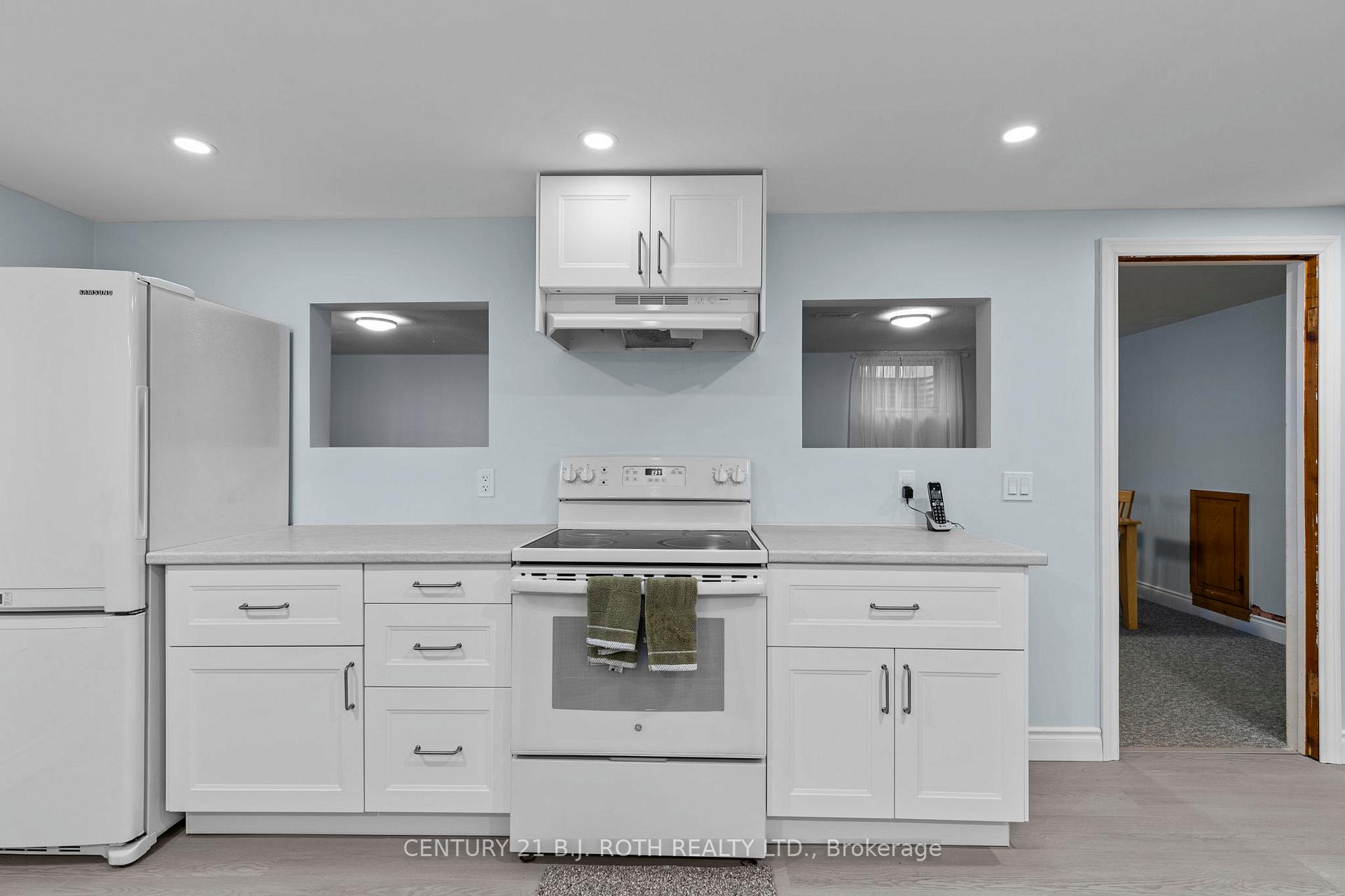 Photo 21 of 823 Essa Road, Barrie, Holly — HOMEH