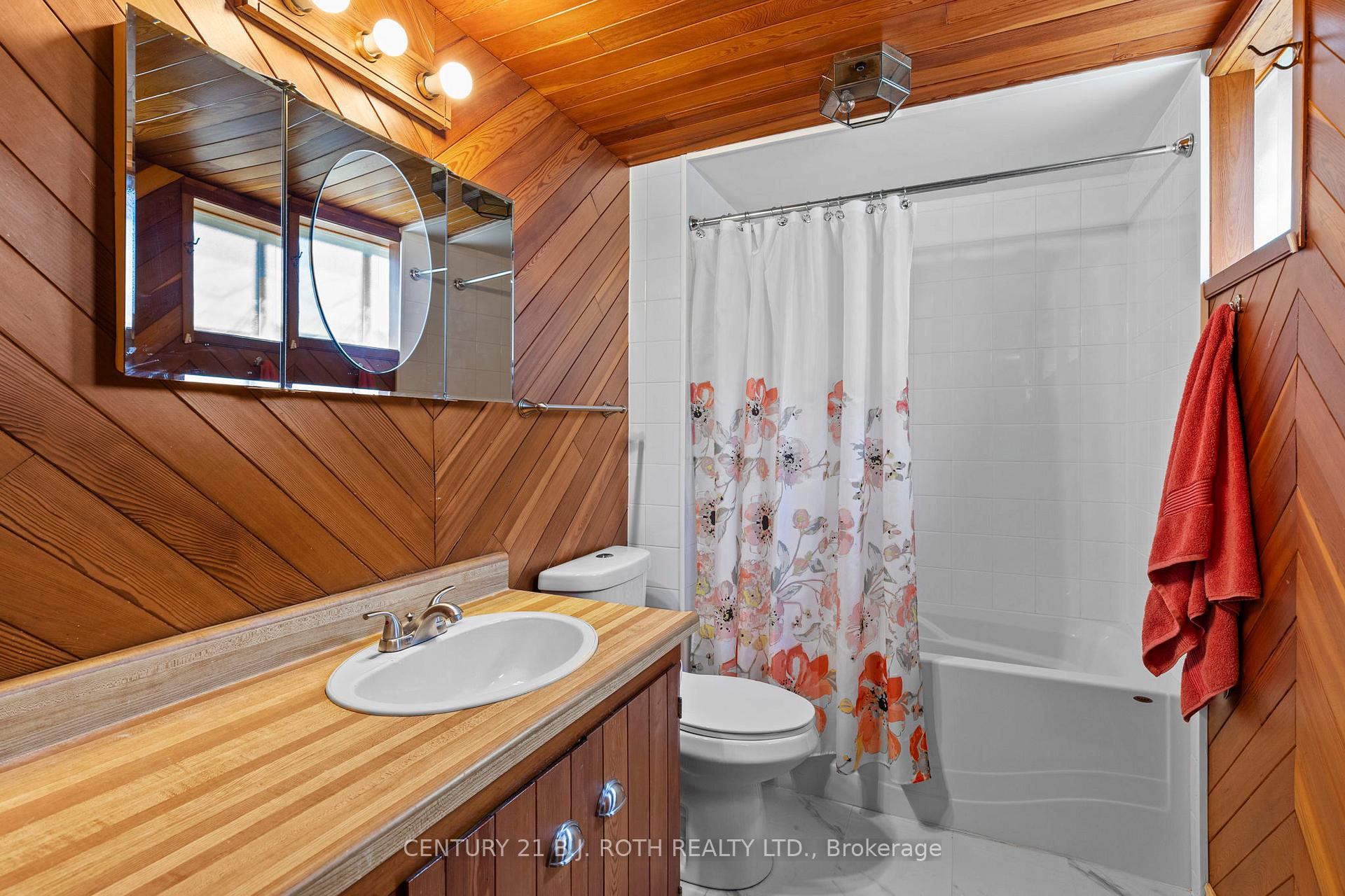 Photo 23 of 823 Essa Road, Barrie, Holly — HOMEH