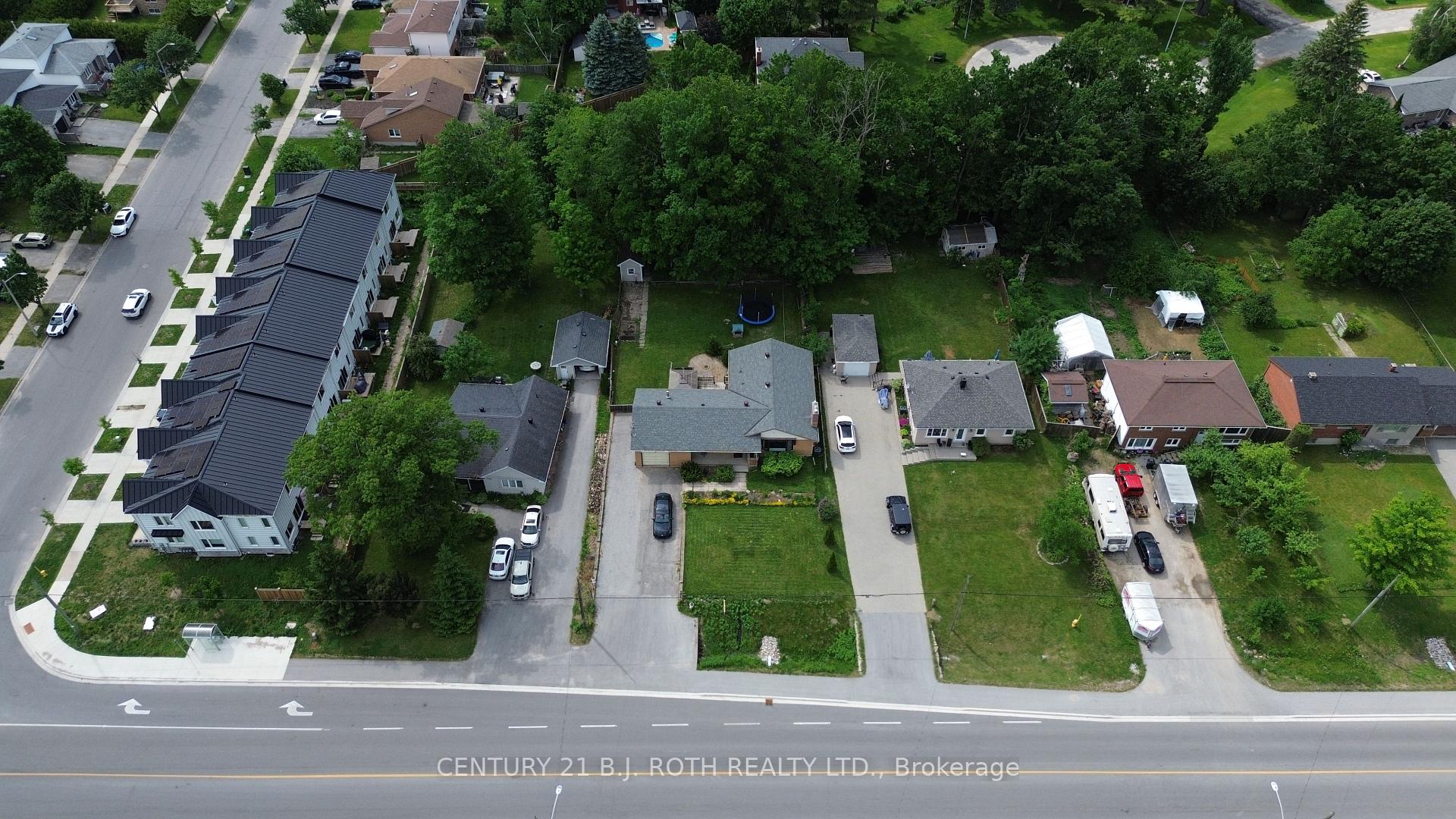 Photo 32 of 823 Essa Road, Barrie, Holly — HOMEH