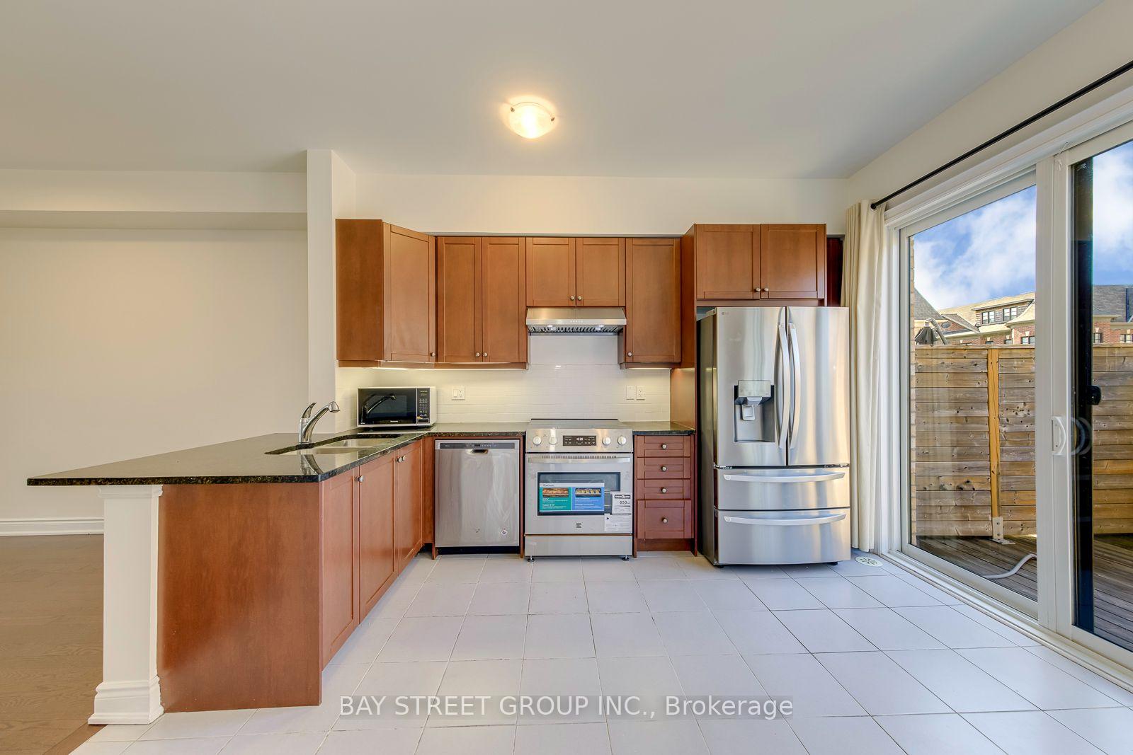 Photo 8 of Unit #14, 2172 Trafalgar Road, Oakville, River Oaks — HOMEH