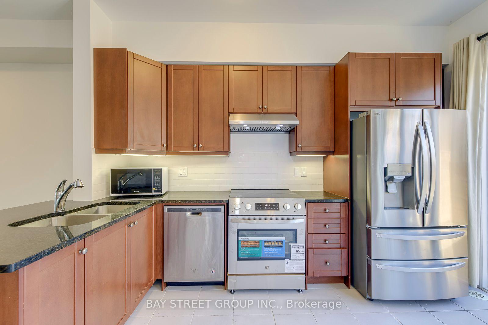 Photo 9 of Unit #14, 2172 Trafalgar Road, Oakville, River Oaks — HOMEH
