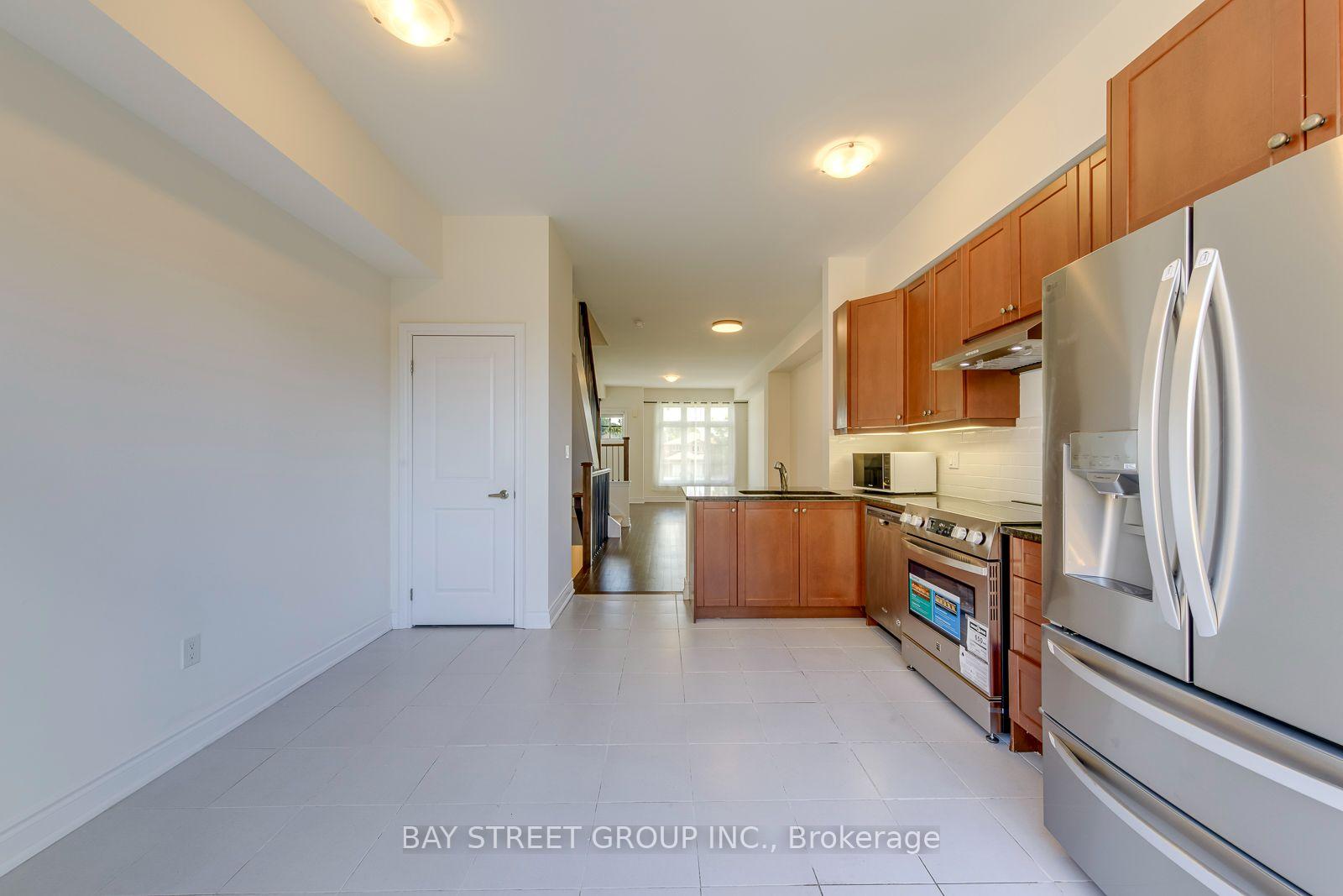 Photo 11 of Unit #14, 2172 Trafalgar Road, Oakville, River Oaks — HOMEH