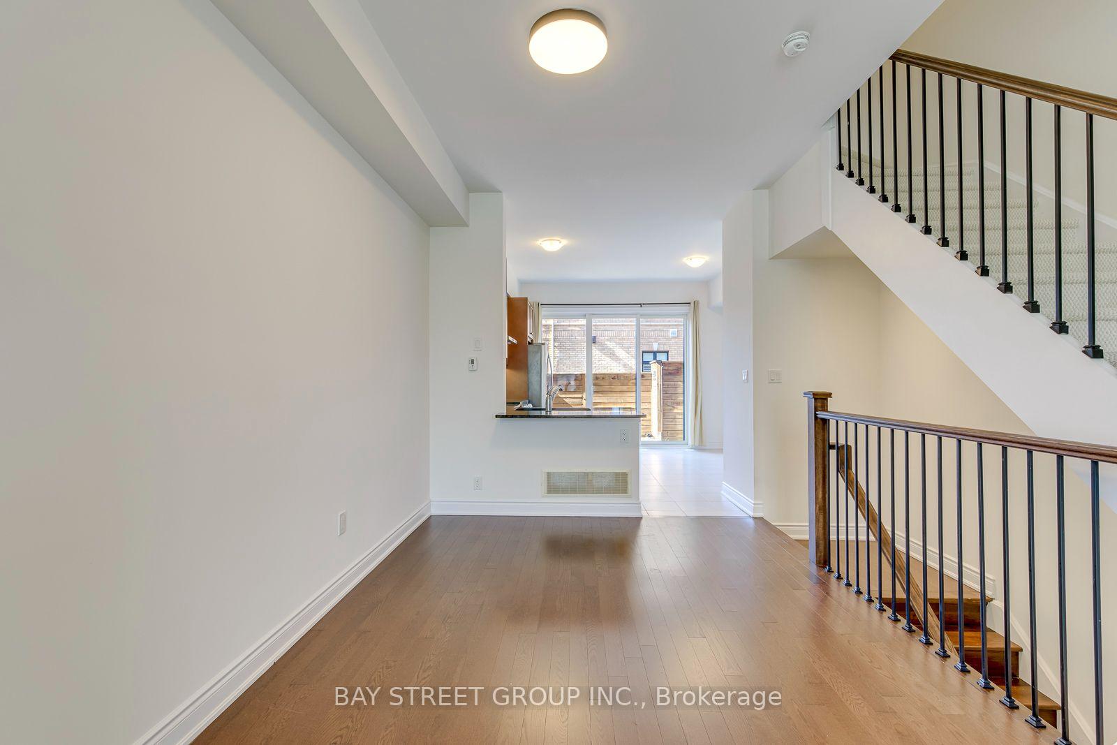 Photo 14 of Unit #14, 2172 Trafalgar Road, Oakville, River Oaks — HOMEH