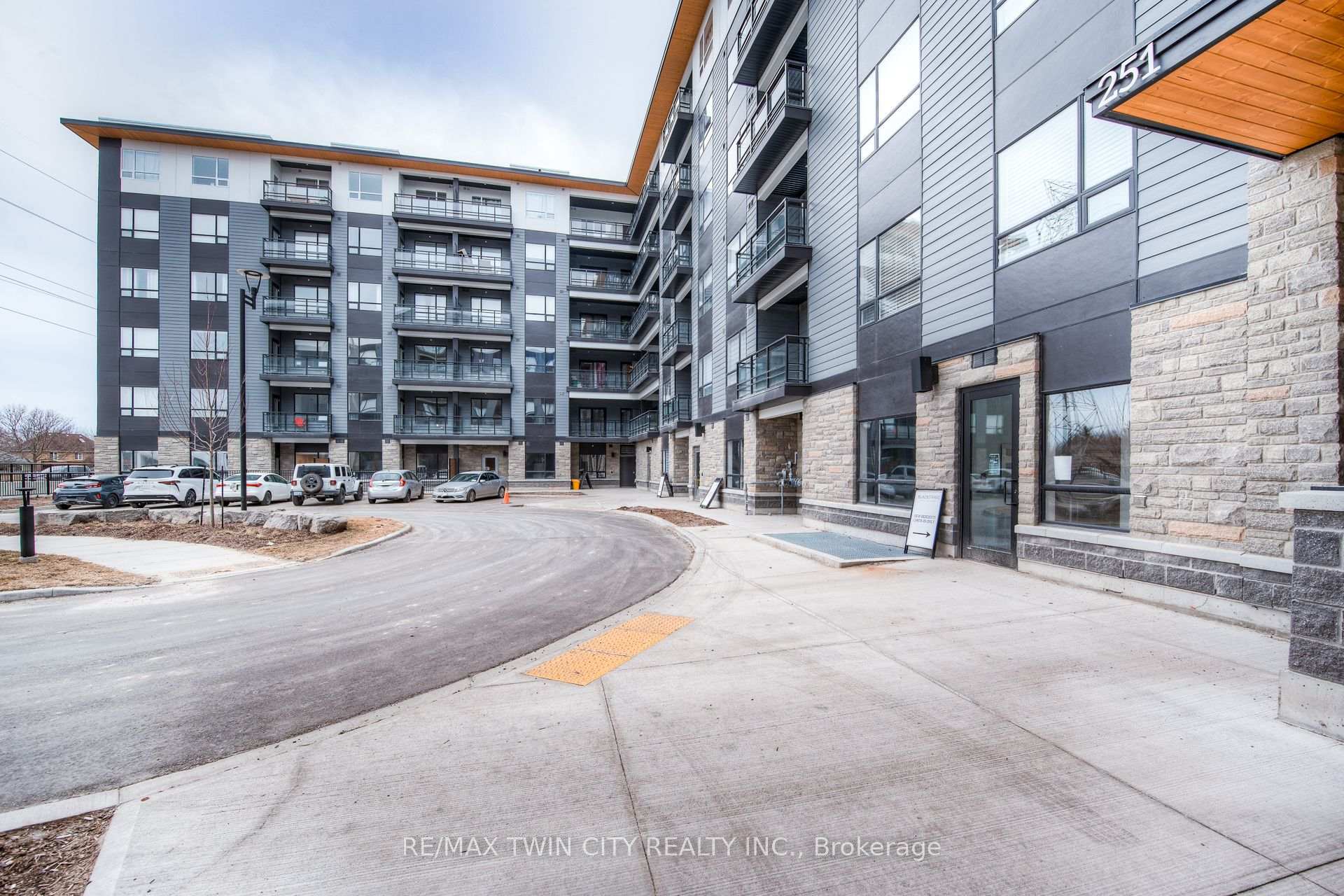 Photo 1 of Unit 314, 251 Northfield Drive E, Waterloo, Colonial Acres — HOMEH