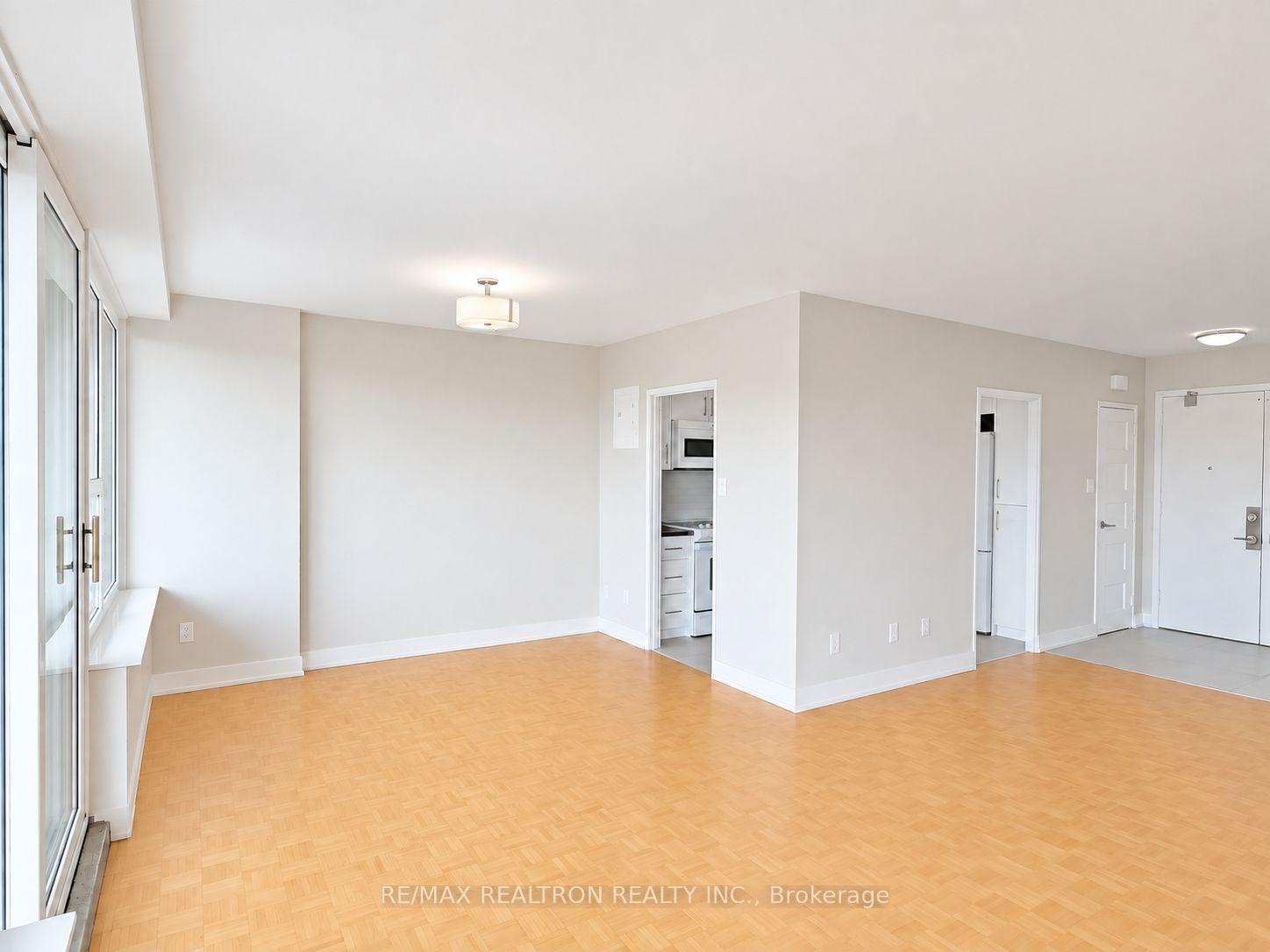 Photo 4 of Unit 709, 10 Shallmar Boulevard, Toronto, Forest Hill North — HOMEH