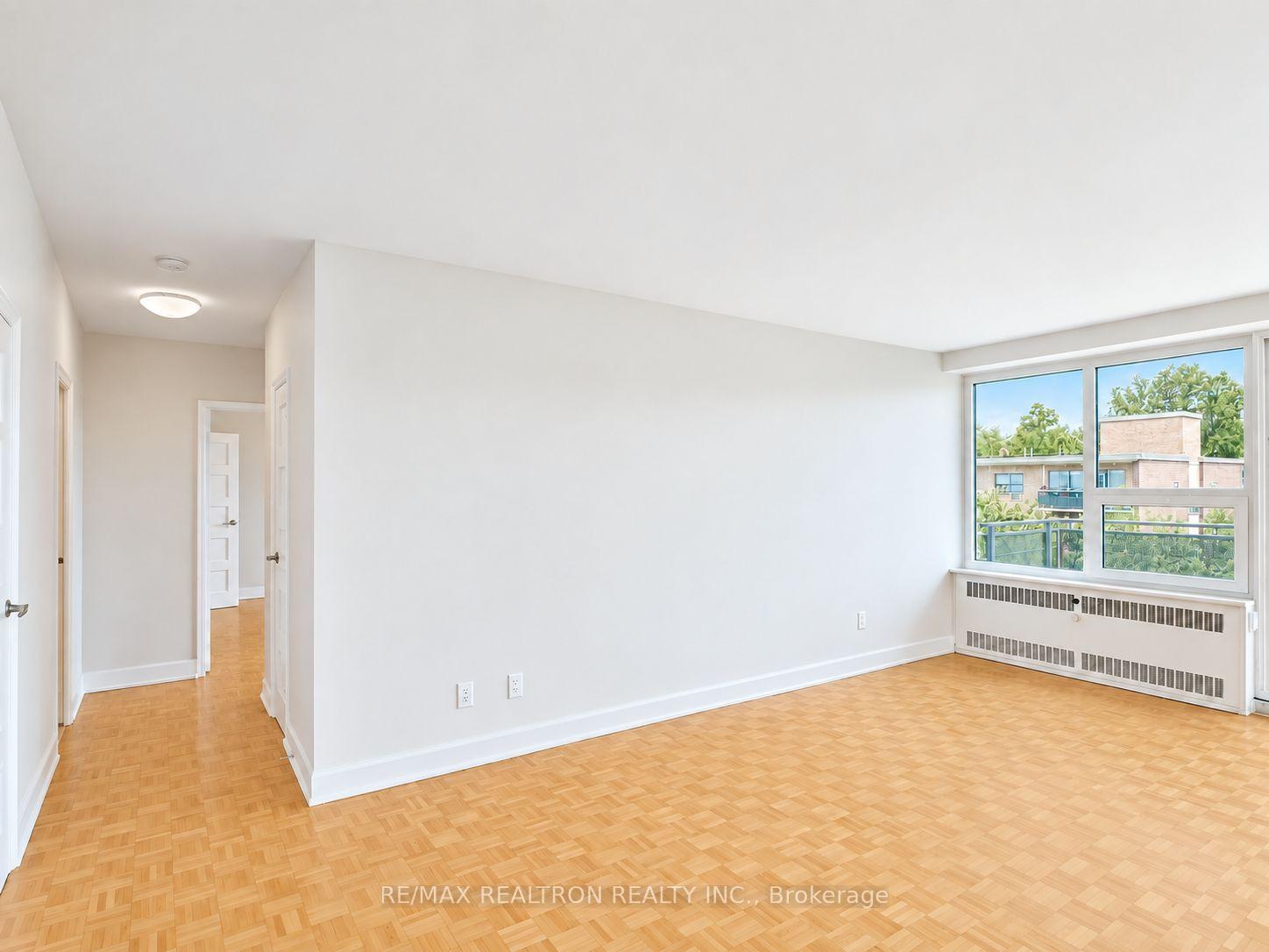 Photo 7 of Unit 709, 10 Shallmar Boulevard, Toronto, Forest Hill North — HOMEH