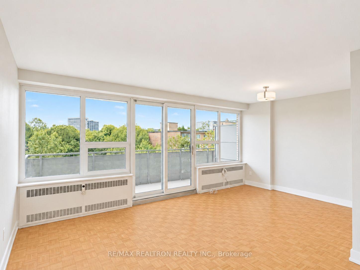 Photo 10 of Unit 709, 10 Shallmar Boulevard, Toronto, Forest Hill North — HOMEH