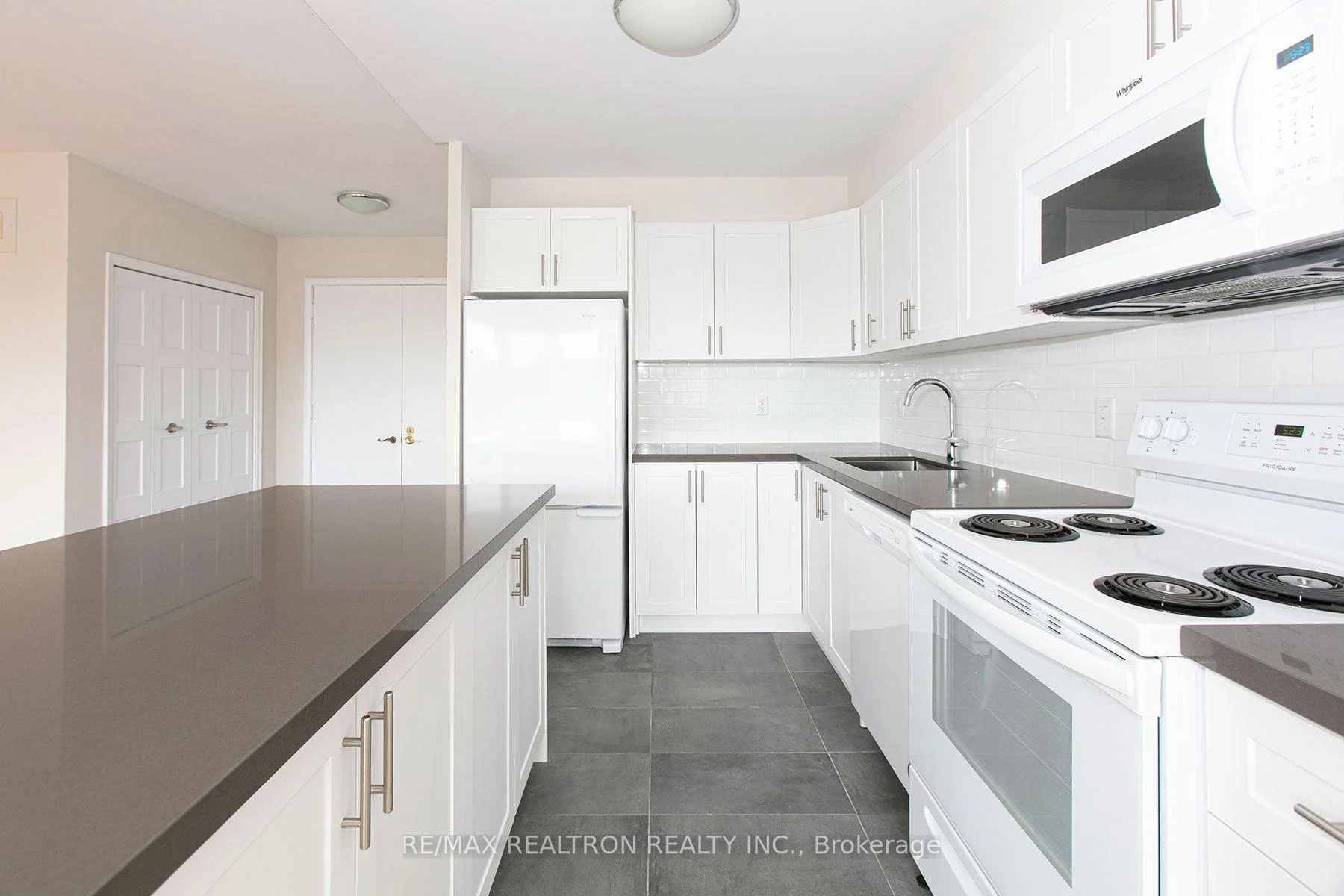Photo 1 of Unit 709, 10 Shallmar Boulevard, Toronto, Forest Hill North — HOMEH