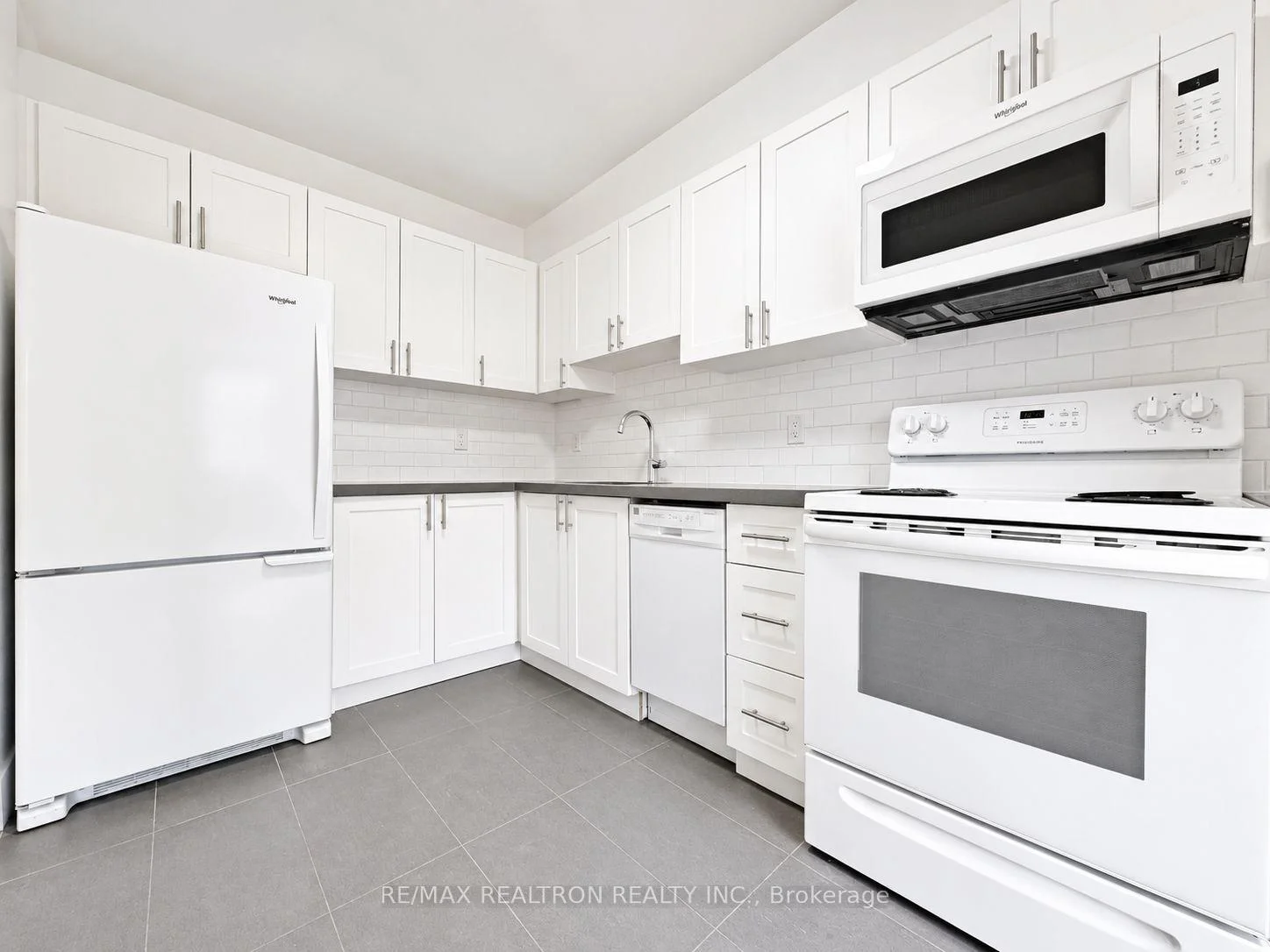 Photo 11 of Unit 709, 10 Shallmar Boulevard, Toronto, Forest Hill North — HOMEH