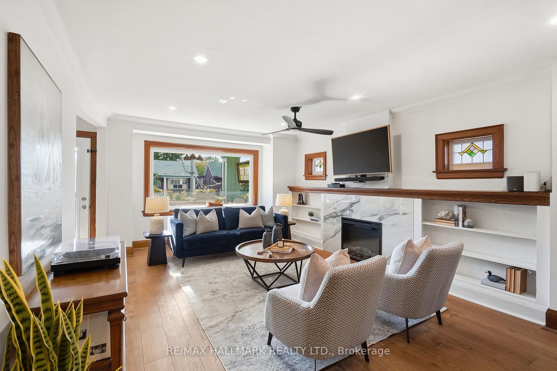 Photo 2 of Unit Upper, 25 Scarboro Beach Boulevard, Toronto, The Beaches — HOMEH