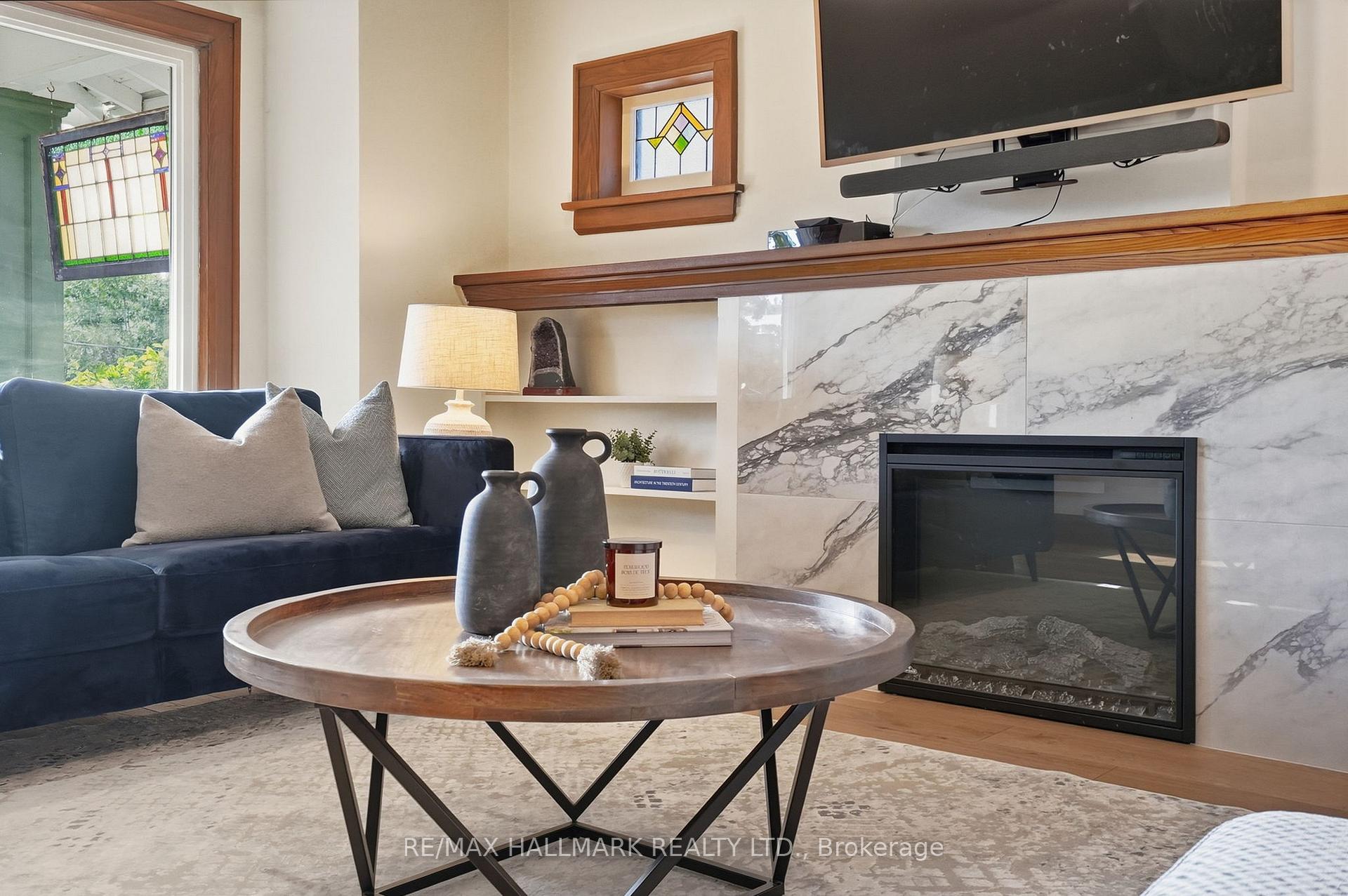 Photo 5 of Unit Upper, 25 Scarboro Beach Boulevard, Toronto, The Beaches — HOMEH