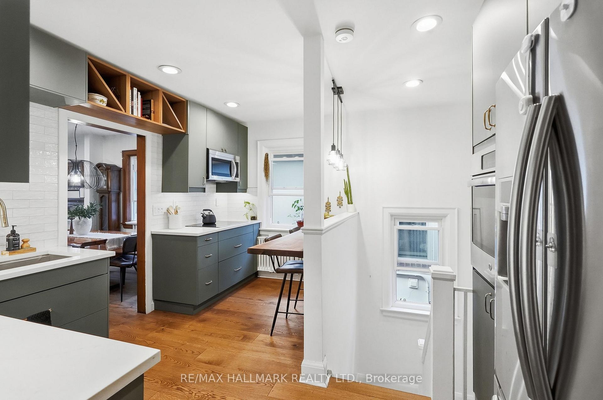 Photo 9 of Unit Upper, 25 Scarboro Beach Boulevard, Toronto, The Beaches — HOMEH