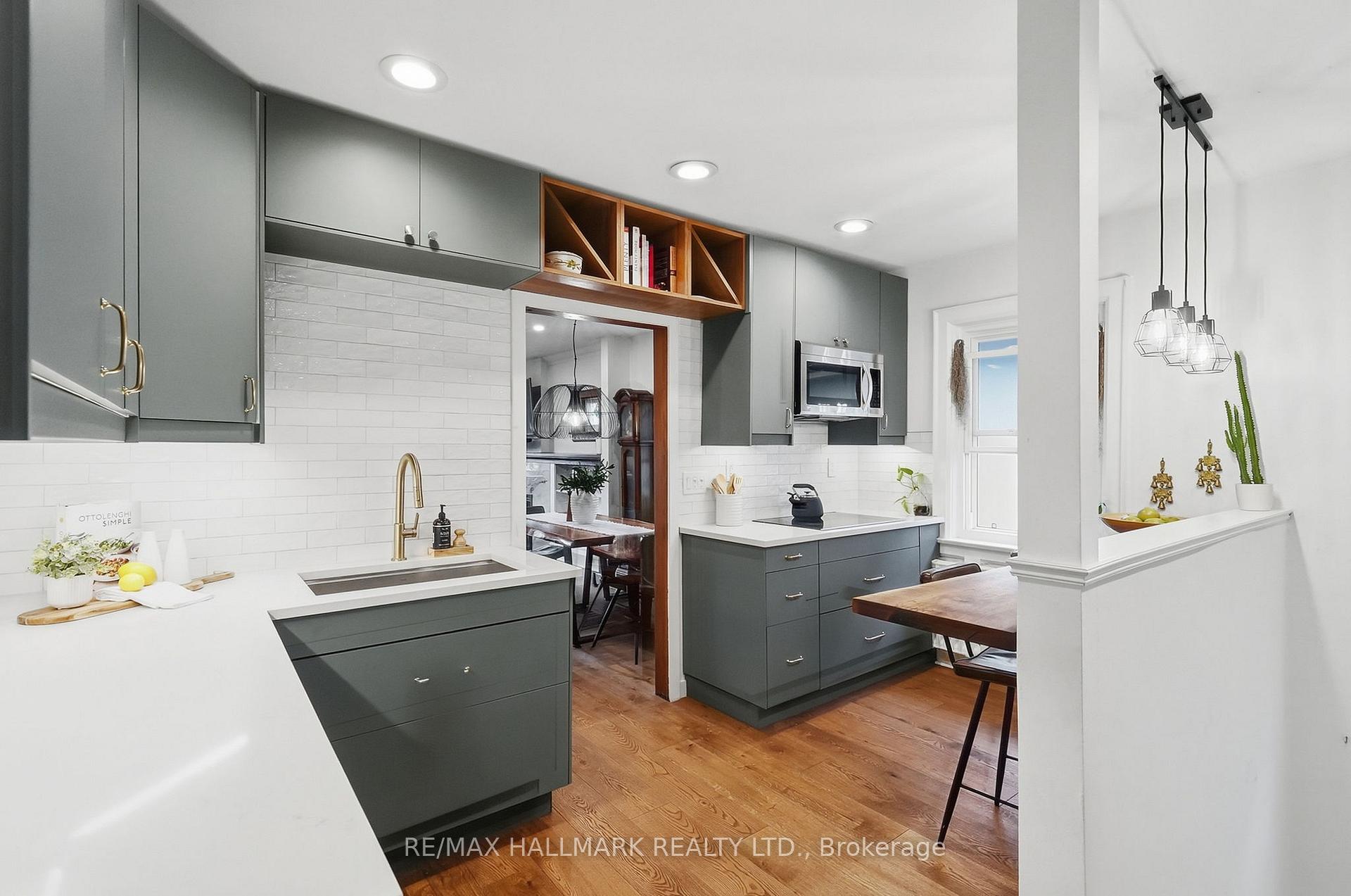 Photo 11 of Unit Upper, 25 Scarboro Beach Boulevard, Toronto, The Beaches — HOMEH