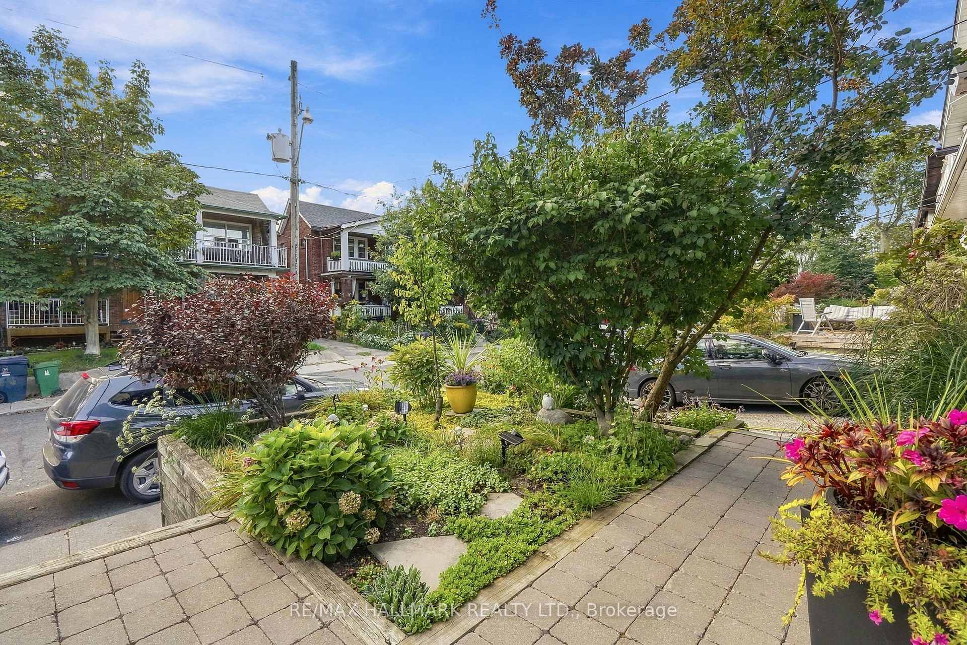 Photo 26 of Unit Upper, 25 Scarboro Beach Boulevard, Toronto, The Beaches — HOMEH