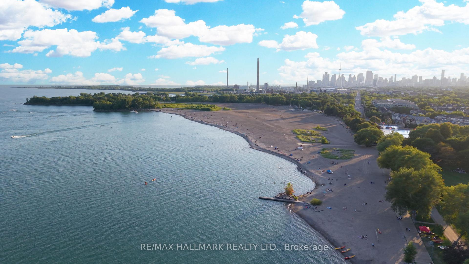 Photo 32 of Unit Upper, 25 Scarboro Beach Boulevard, Toronto, The Beaches — HOMEH