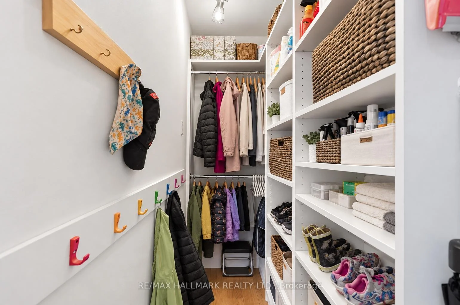 Photo 20 of Unit Upper, 25 Scarboro Beach Boulevard, Toronto, The Beaches — HOMEH