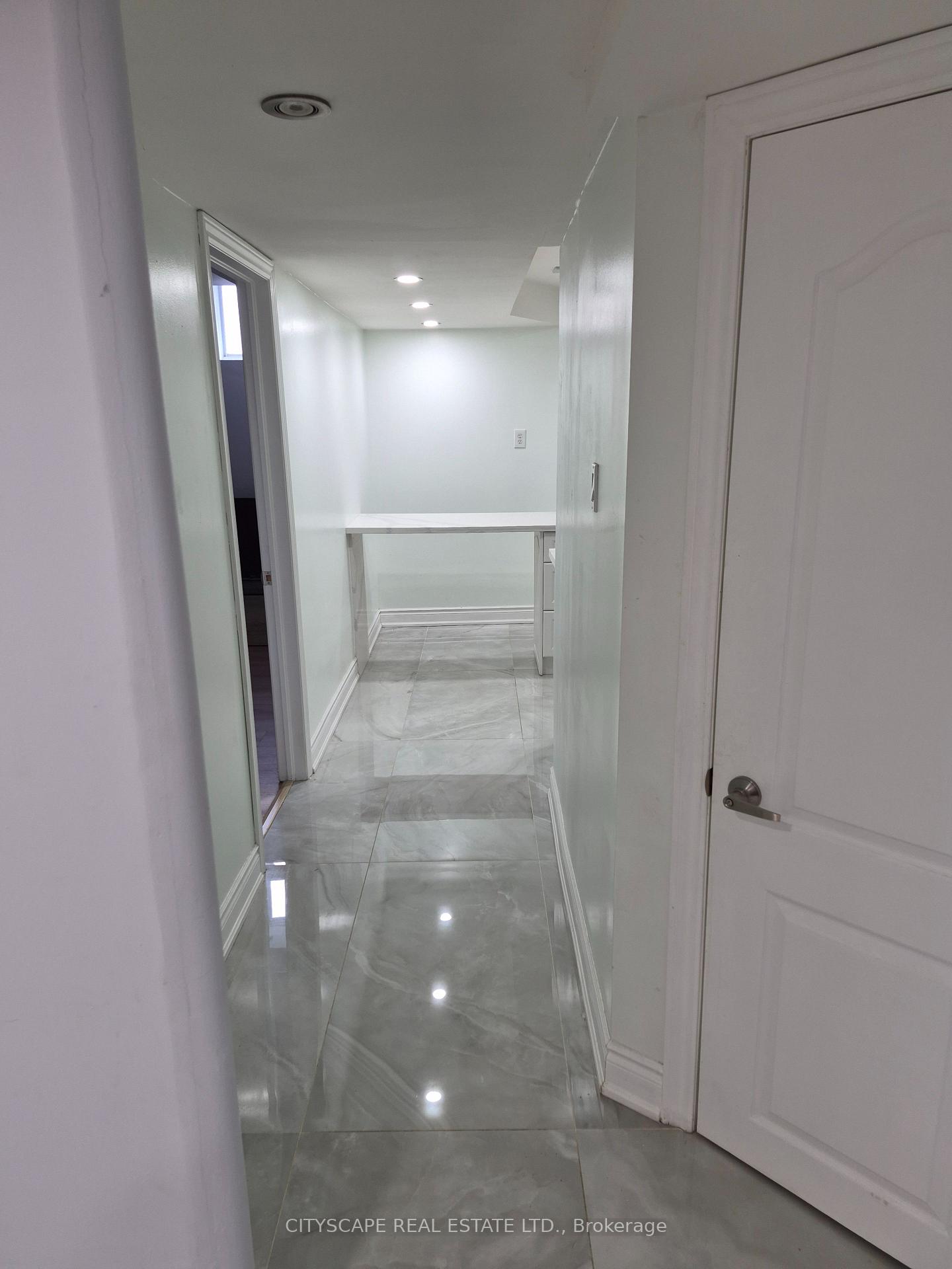 Photo 3 of Unit Bsmt, 368 Sardinia Drive, Mississauga, Hurontario — HOMEH
