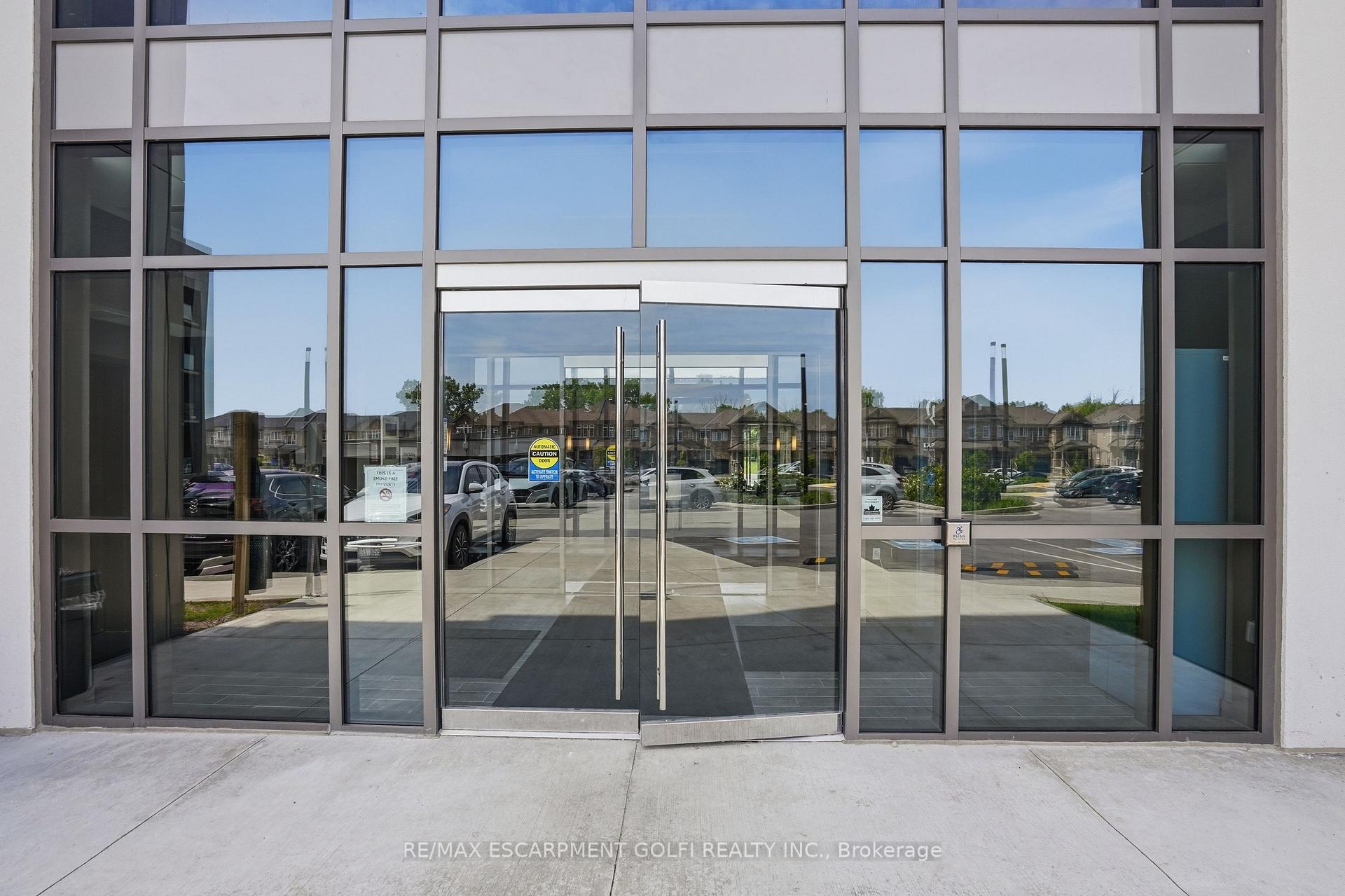 Photo 2 of Unit 1008, 460 Dundas Street E, Hamilton, Waterdown — HOMEH