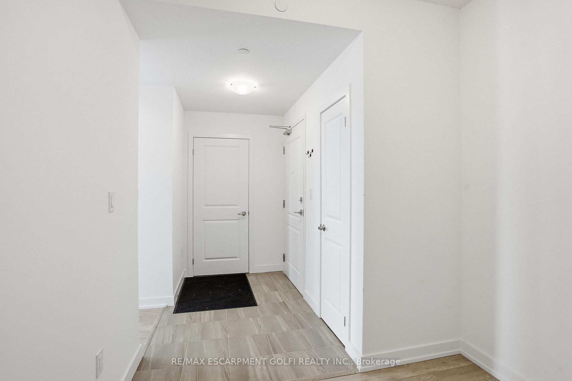 Photo 7 of Unit 1008, 460 Dundas Street E, Hamilton, Waterdown — HOMEH