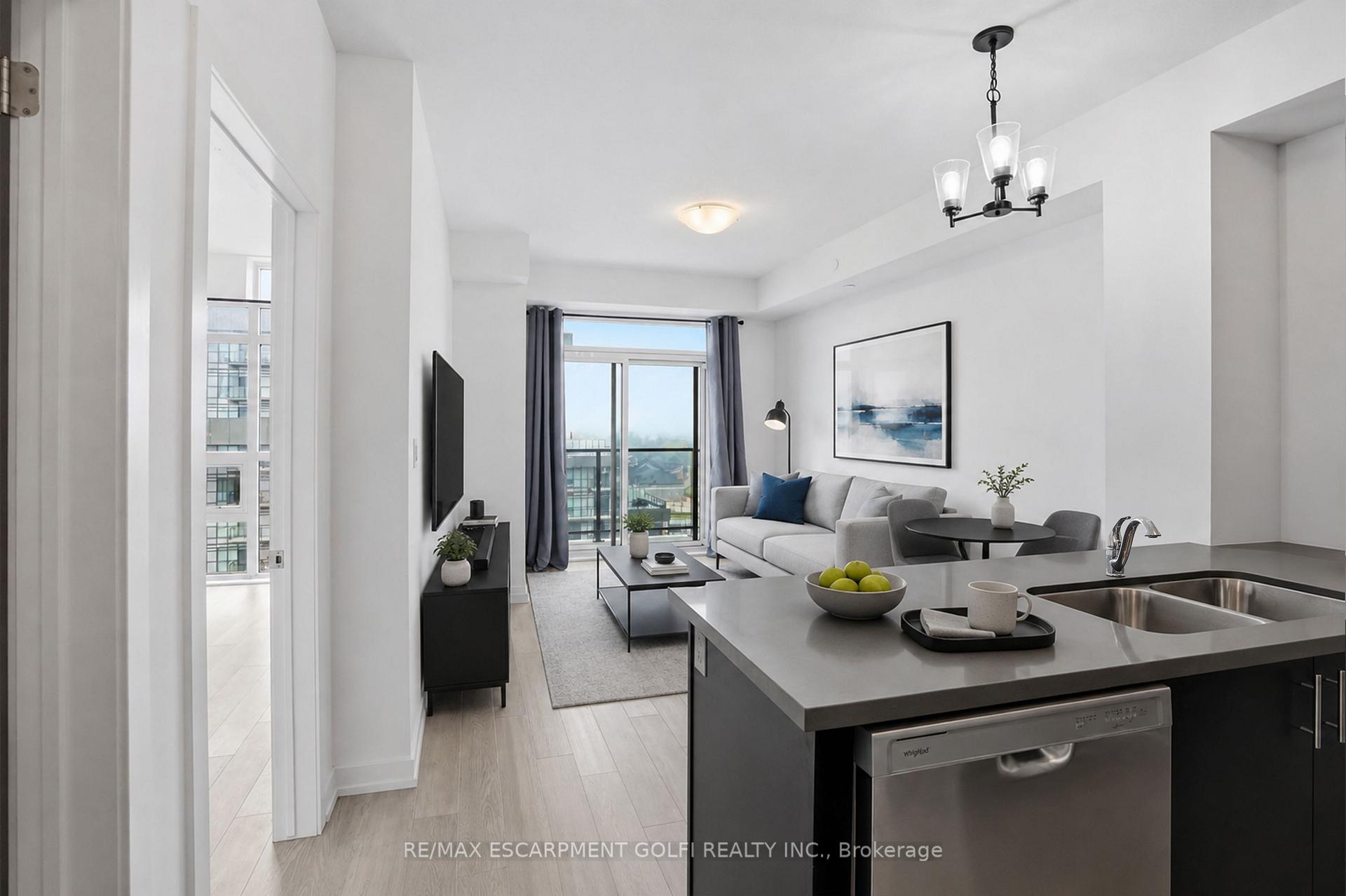 Photo 8 of Unit 1008, 460 Dundas Street E, Hamilton, Waterdown — HOMEH