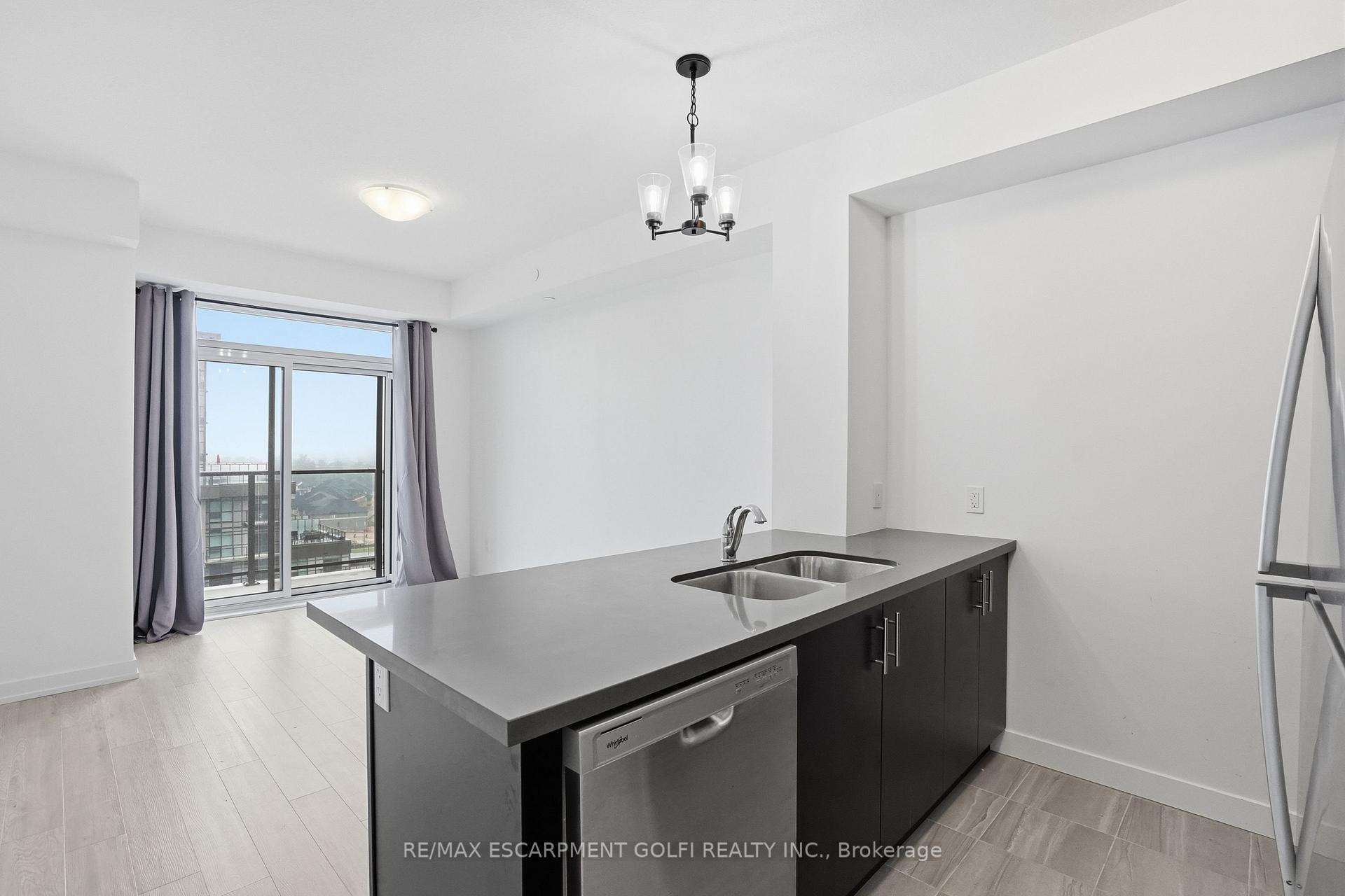 Photo 10 of Unit 1008, 460 Dundas Street E, Hamilton, Waterdown — HOMEH