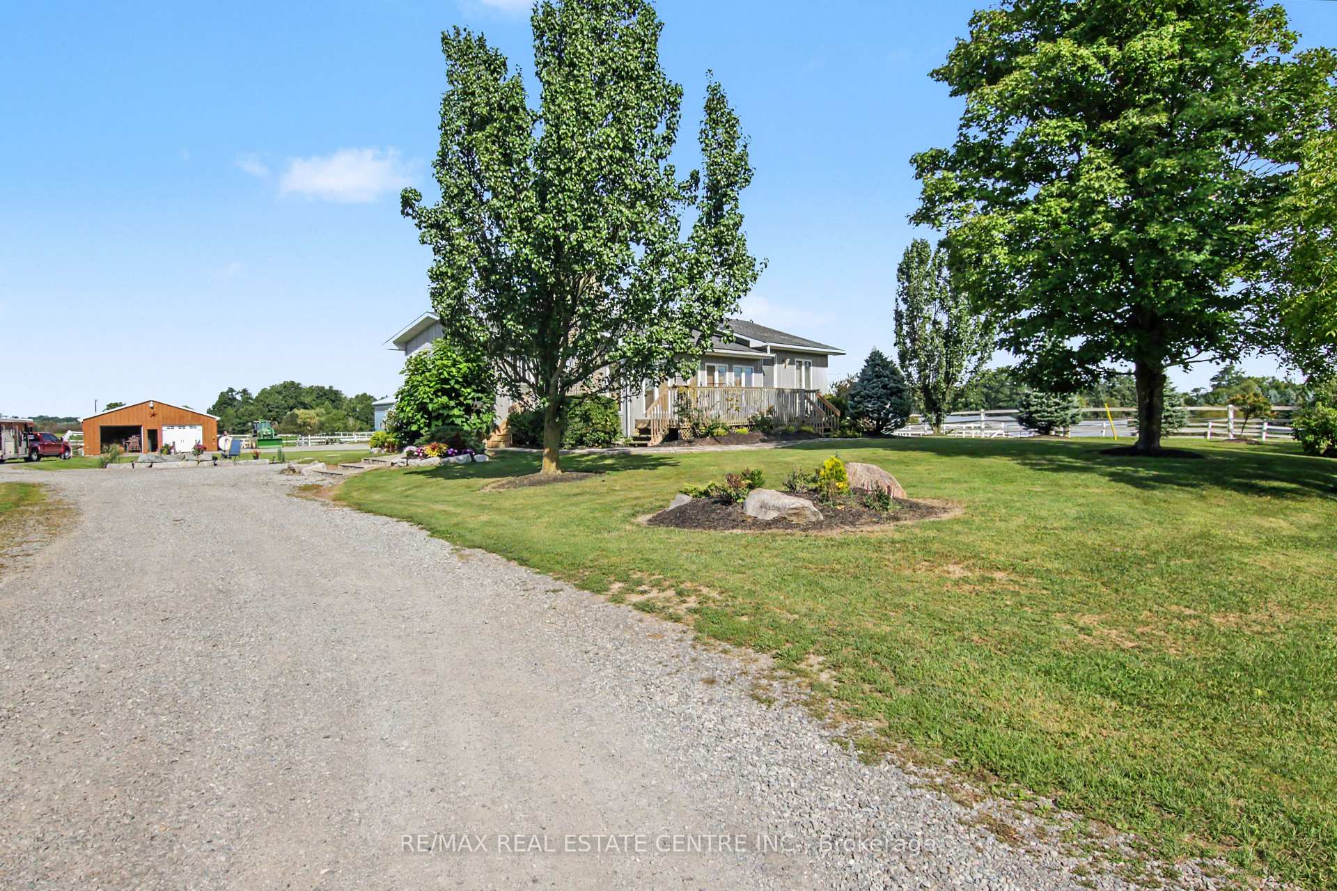 Photo 2 of 5030 Blackheath Road, Hamilton, Rural Glanbrook — HOMEH