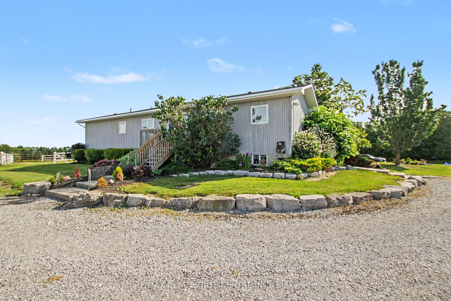 Photo 4 of 5030 Blackheath Road, Hamilton, Rural Glanbrook — HOMEH