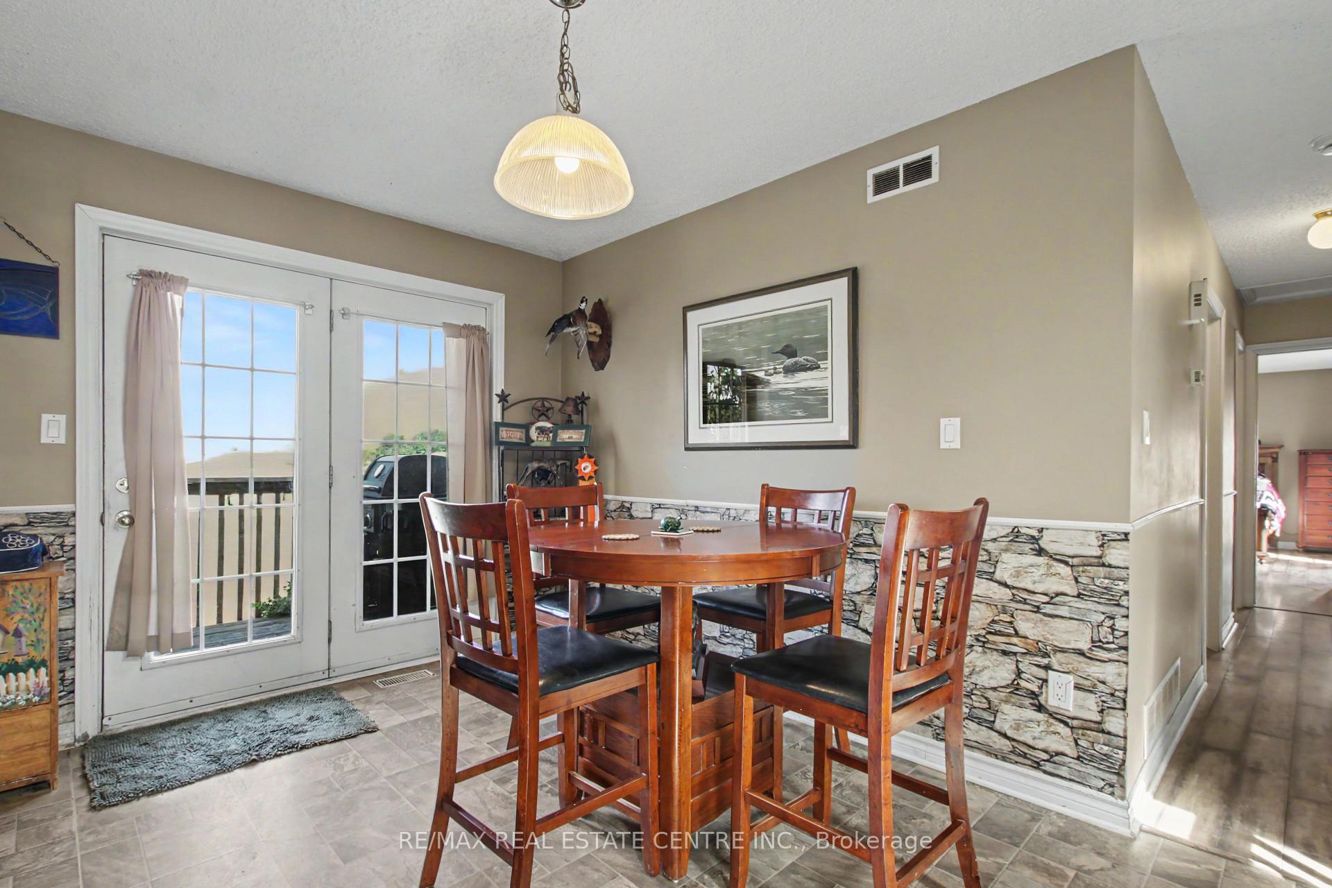 Photo 11 of 5030 Blackheath Road, Hamilton, Rural Glanbrook — HOMEH