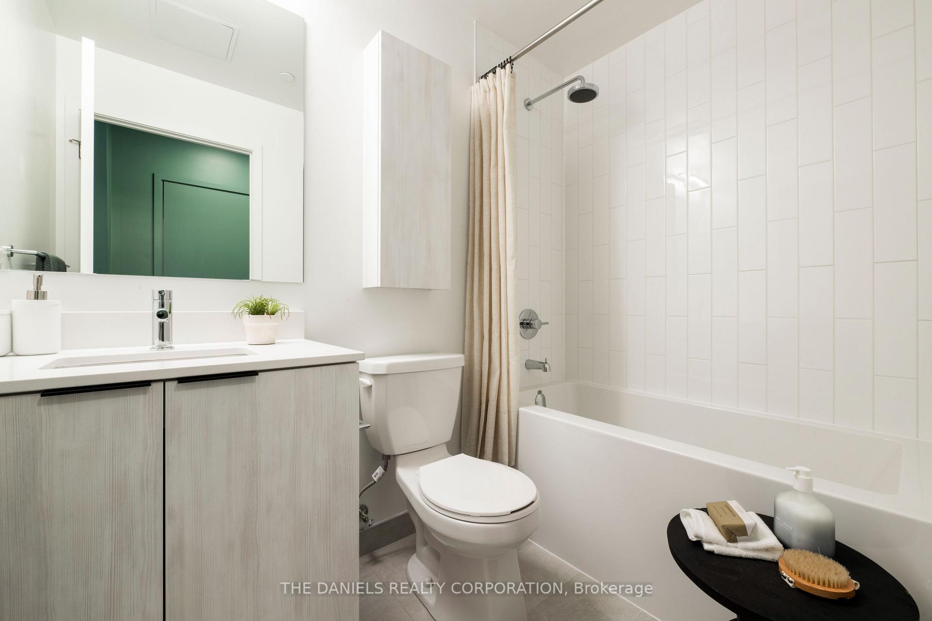 Photo 7 of Unit 807, 2485 Eglinton Avenue W, Mississauga, Central Erin Mills — HOMEH