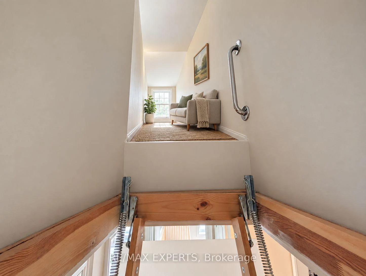 Photo 31 of Unit 7, 10060 Keele Street, Vaughan, Maple — HOMEH
