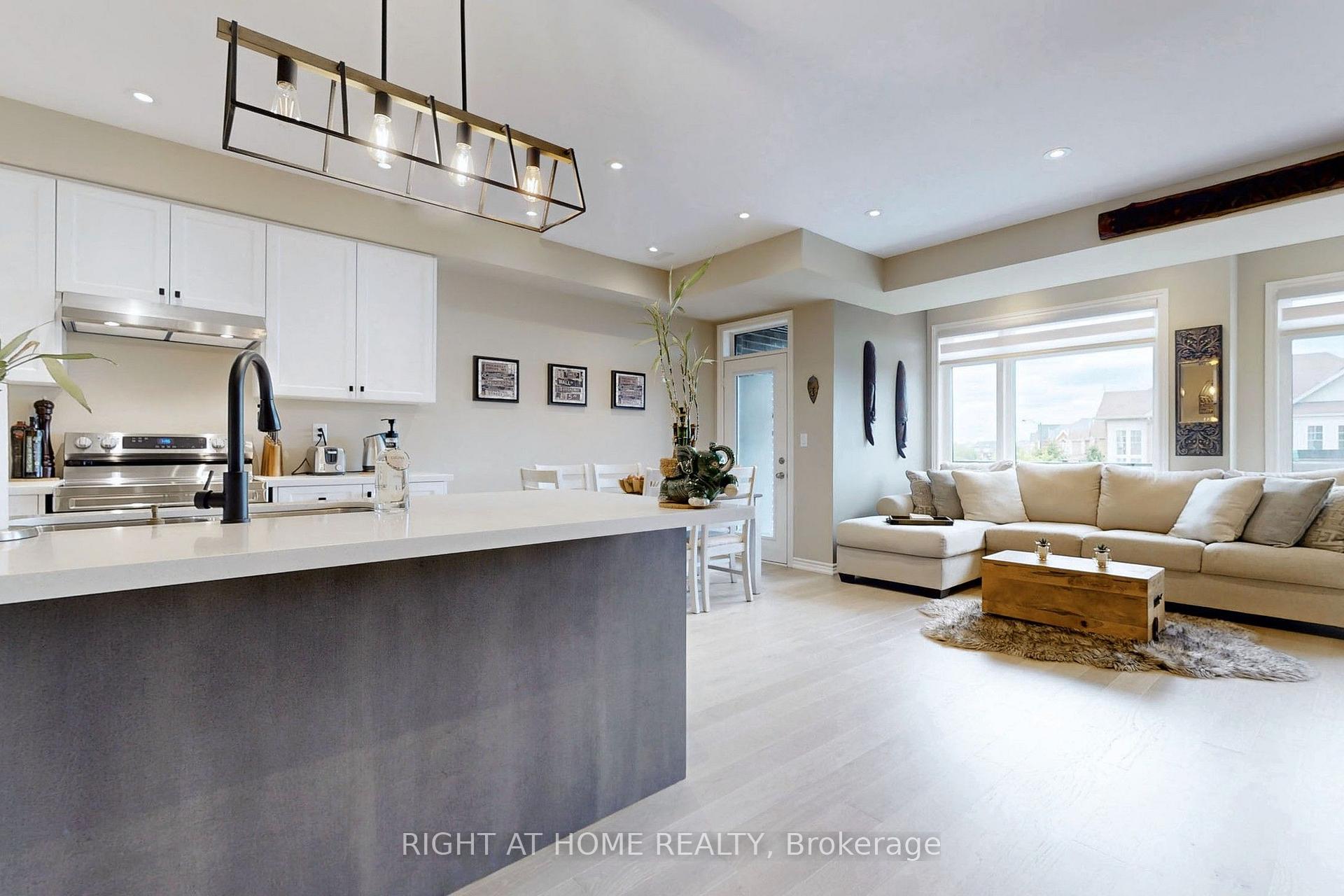 Photo 7 of 279 Moody Drive, Vaughan, Kleinburg — HOMEH