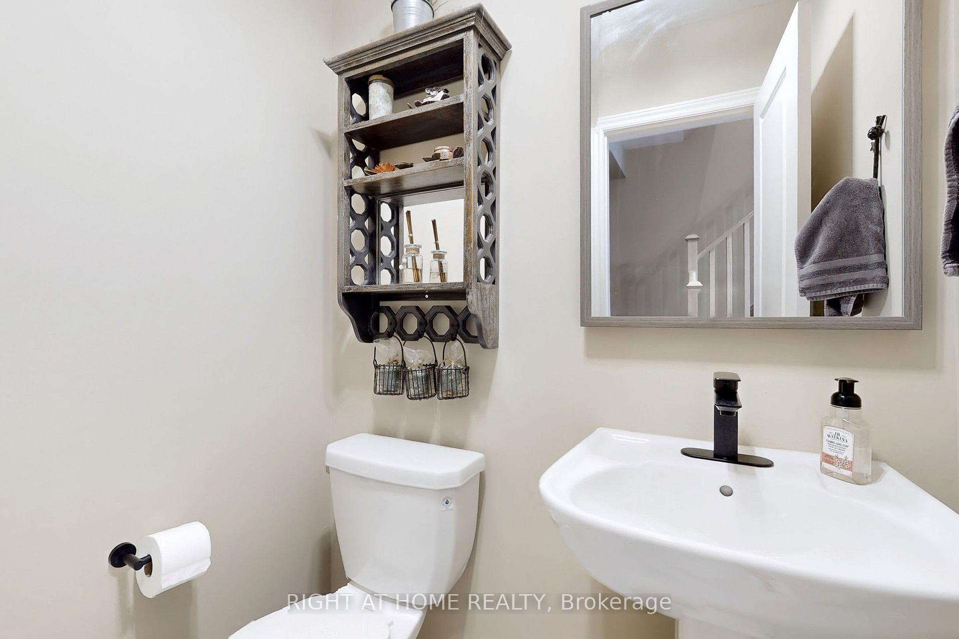 Photo 13 of 279 Moody Drive, Vaughan, Kleinburg — HOMEH