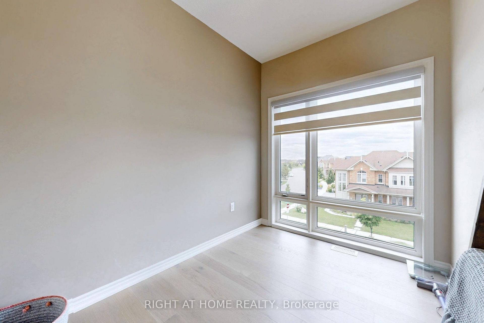 Photo 21 of 279 Moody Drive, Vaughan, Kleinburg — HOMEH