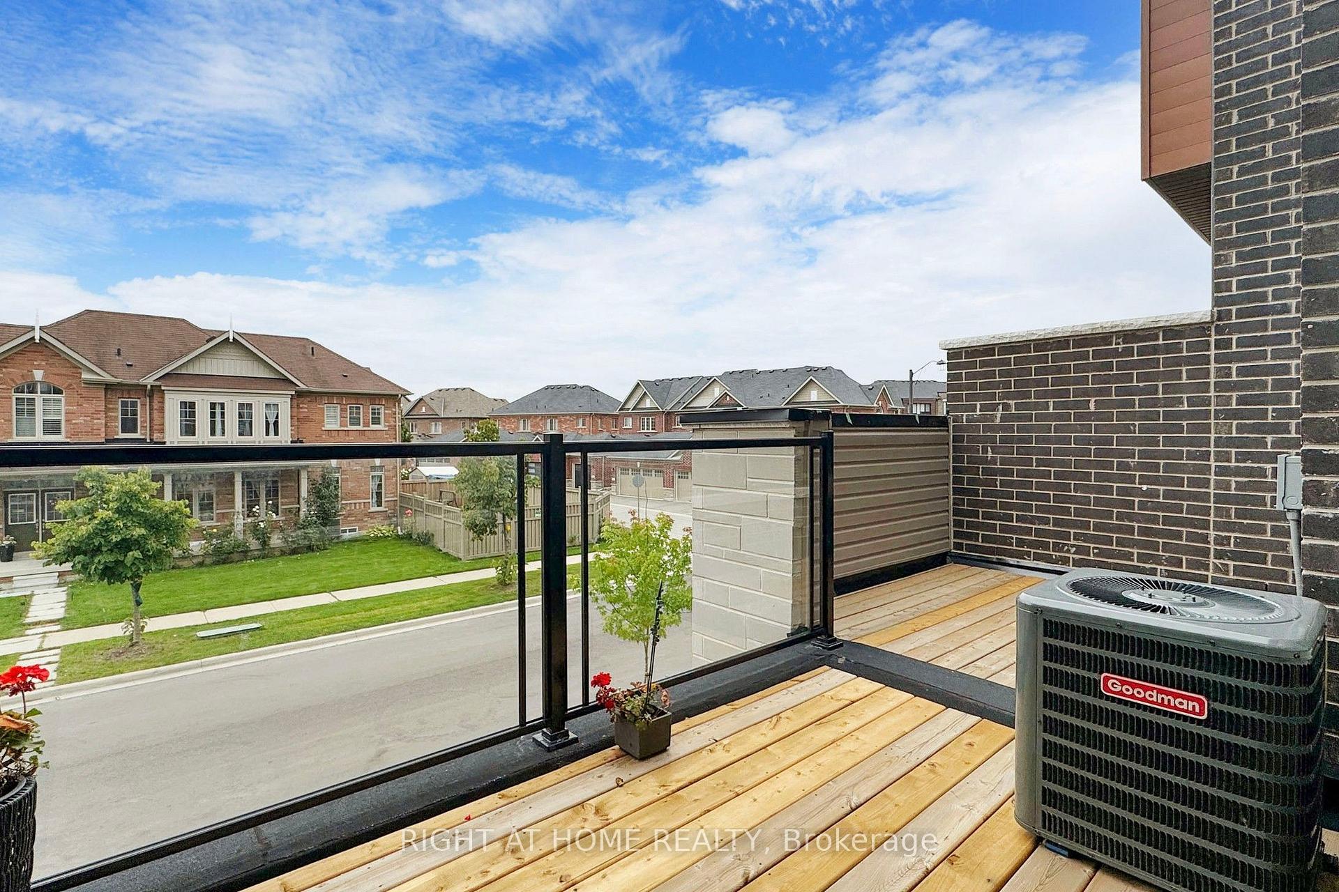 Photo 24 of 279 Moody Drive, Vaughan, Kleinburg — HOMEH